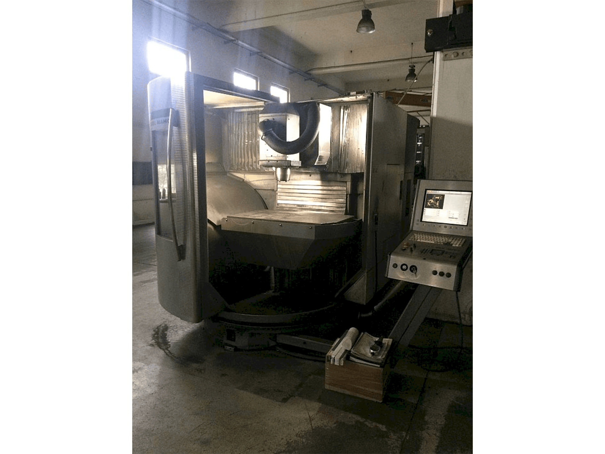 Makine DMG 60T - Önden görünüm