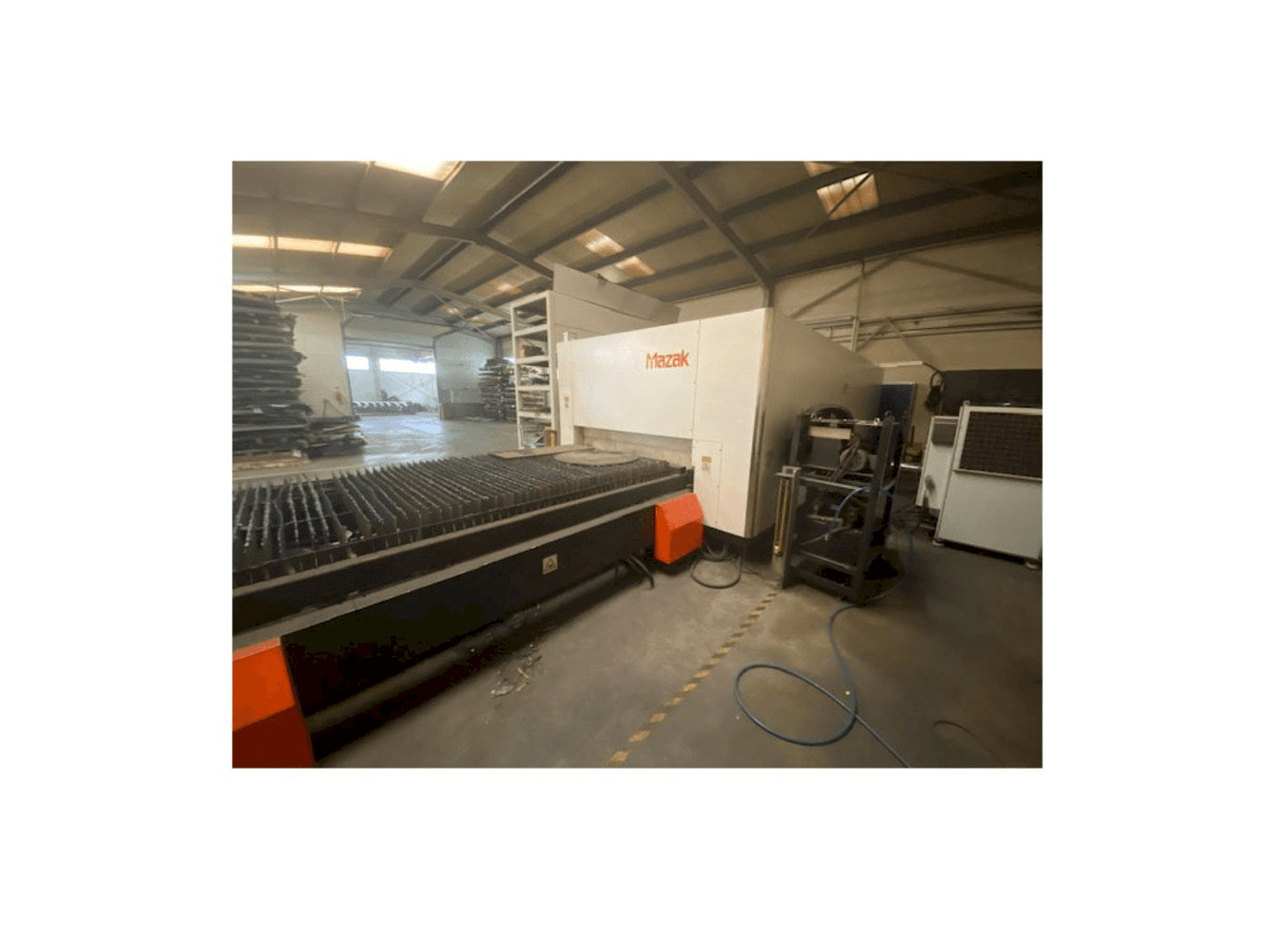 Makine Mazak Optiplex Nexus 3015 - Önden görünüm