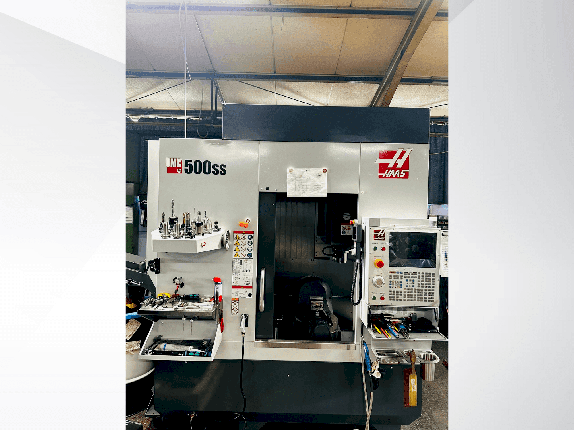 Makine HAAS UMC 500 SS - Önden görünüm