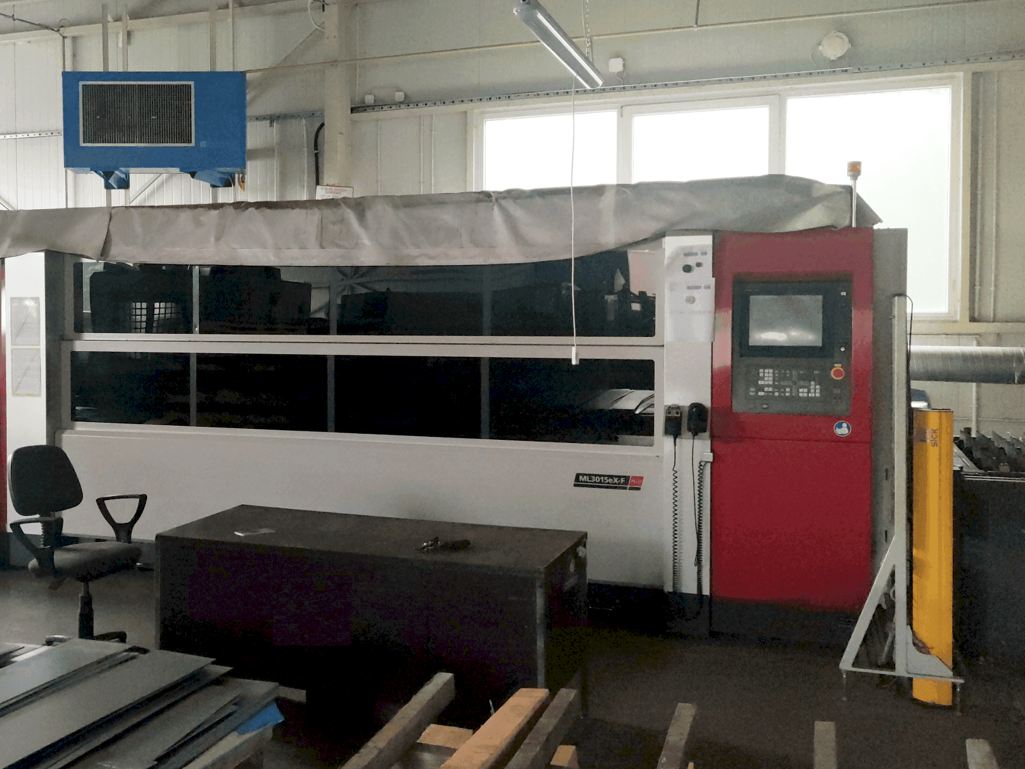 Makine Mitsubishi ML3015eX-F40 - Önden görünüm
