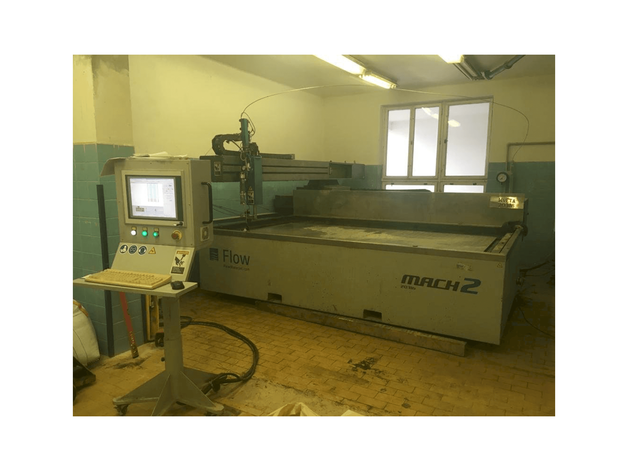 Makine Flow Mach 2-3120b - Önden görünüm