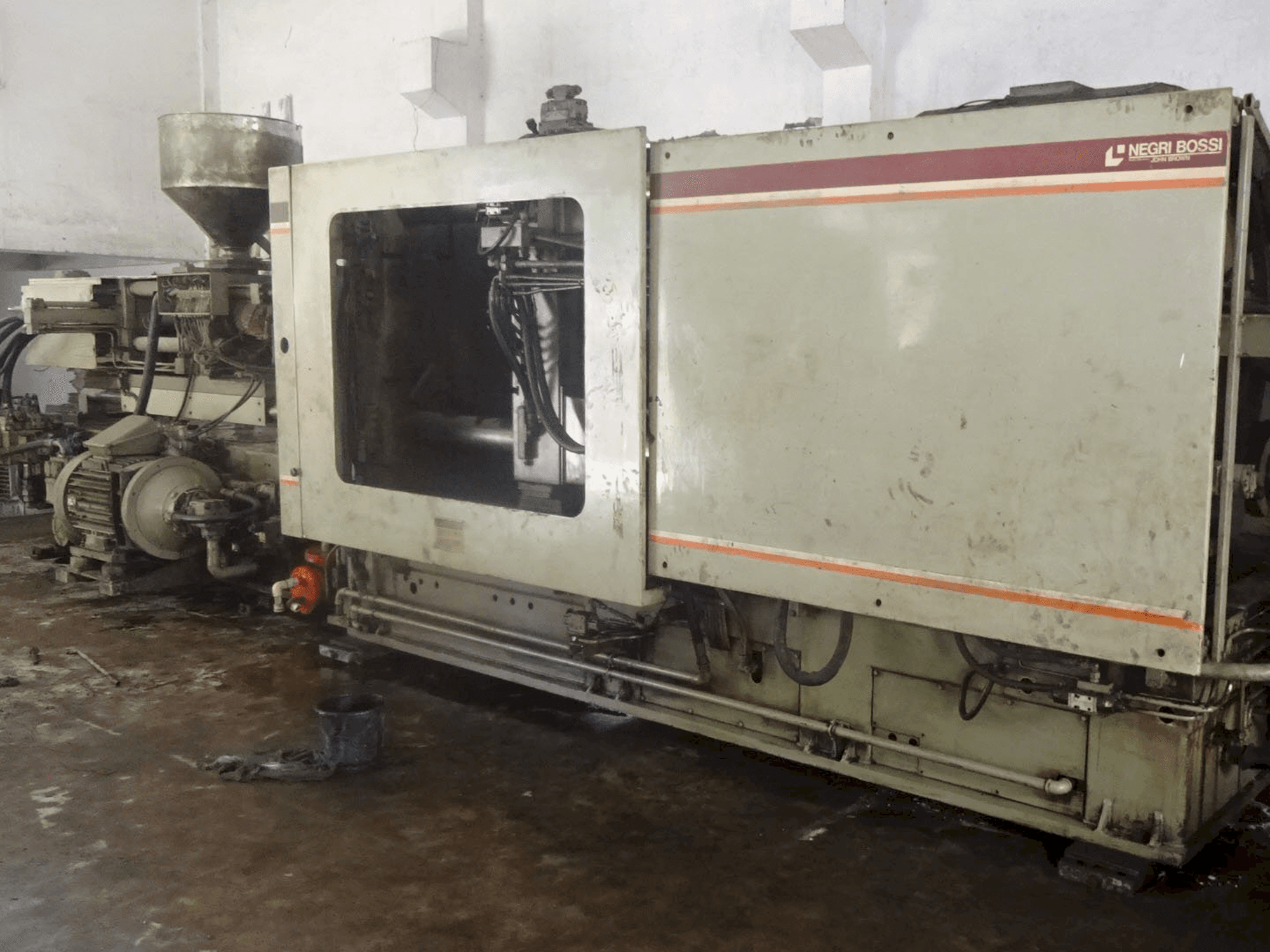 Makine Negri Bossi - Sağdan görünüm NB 700