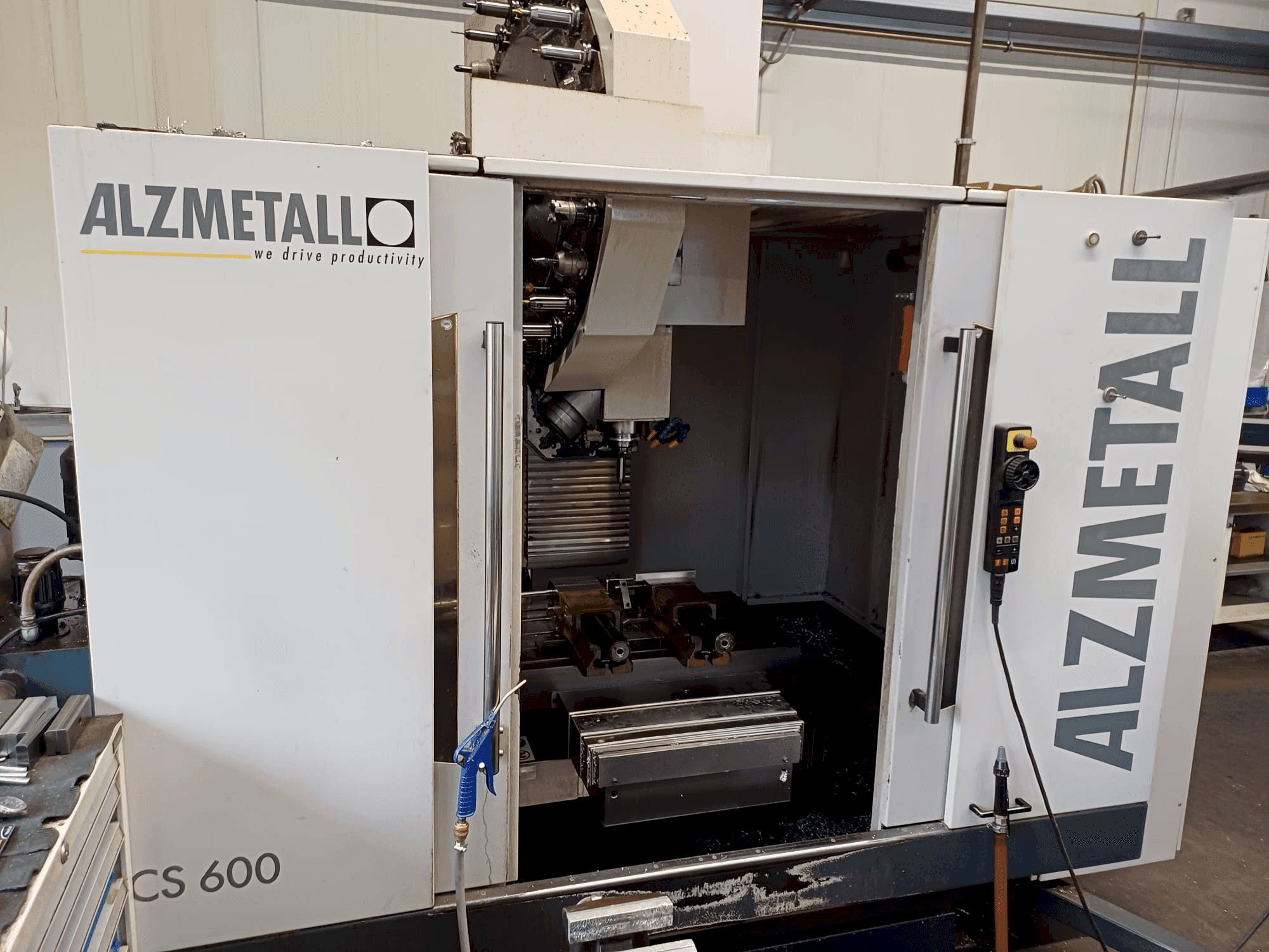 Makine Alzmetall CS 600/3 - Önden görünüm