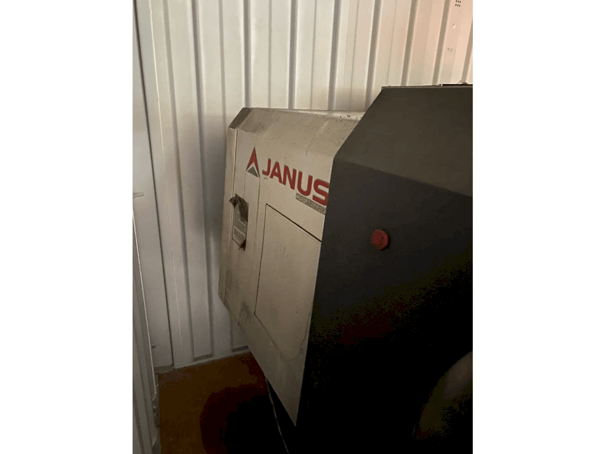 Makine JANUS TK610/1350 CNC - Önden görünüm