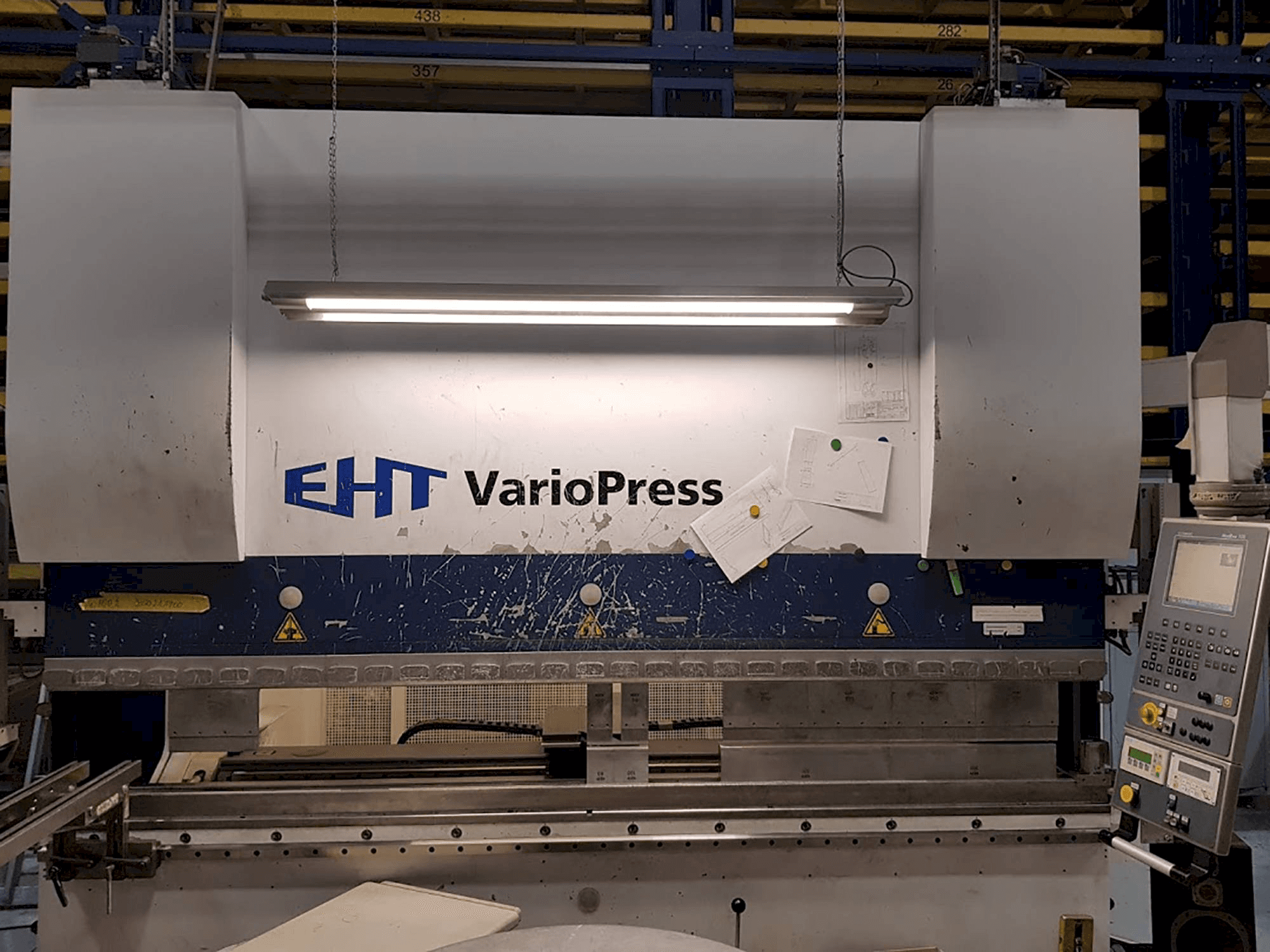 Makine EHT VarioPress 170-30 - Önden görünüm