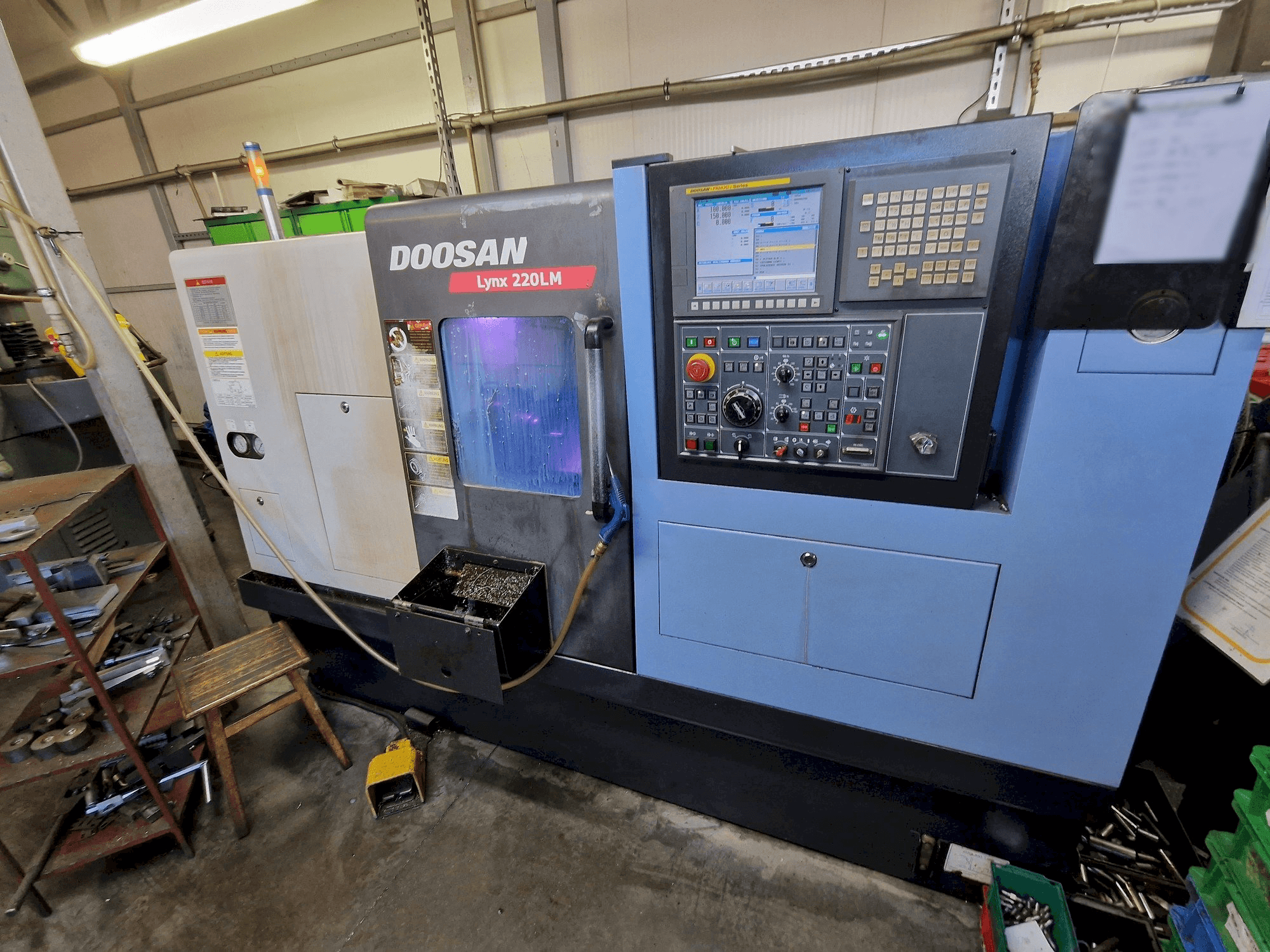 Makine Doosan LYNX 220 LMC - Önden görünüm