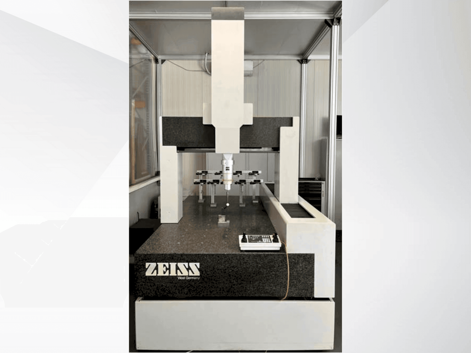 Makine ZEISS UMC 850 - Önden görünüm