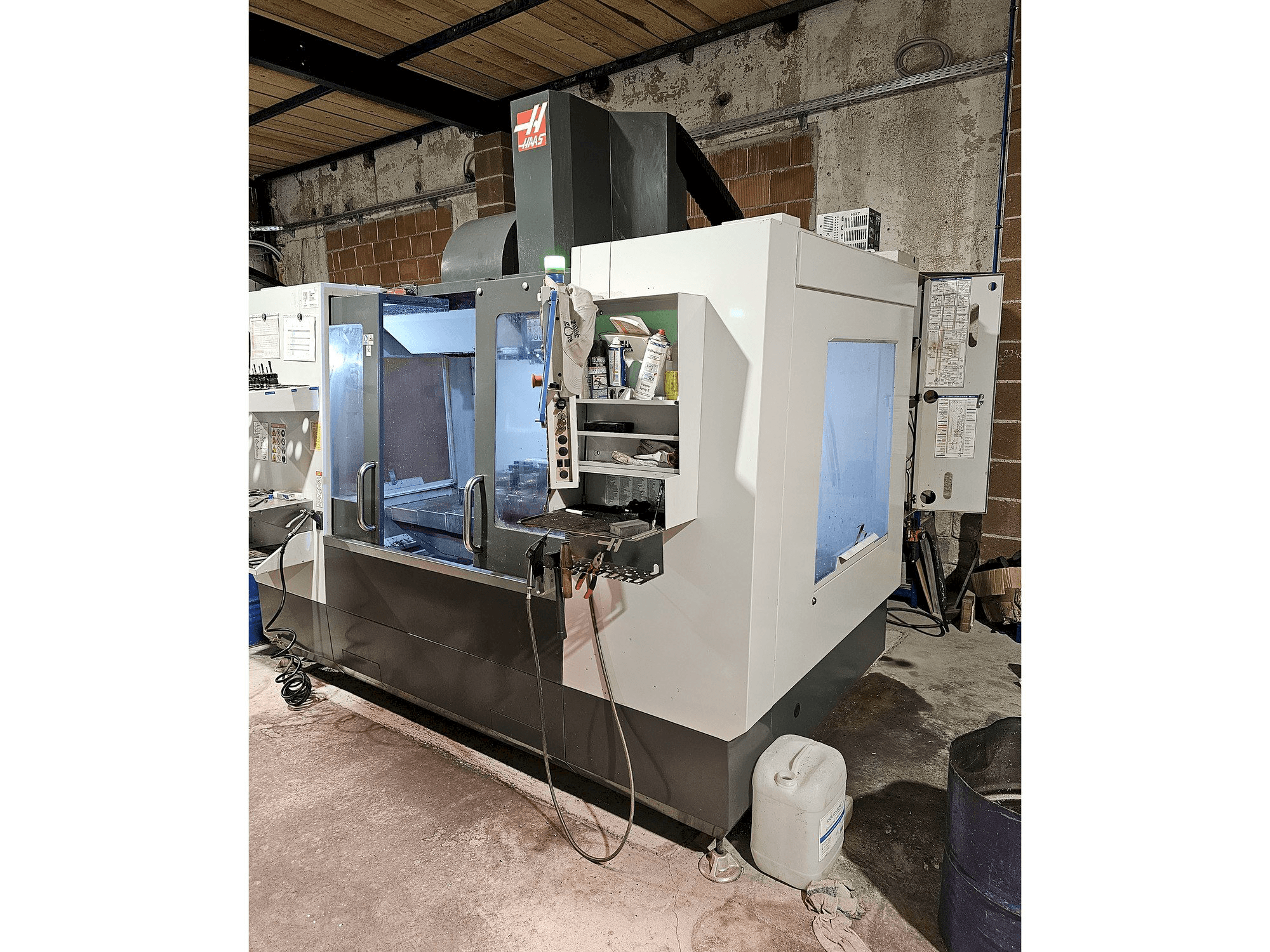 Makine HAAS VM3 - Önden görünüm