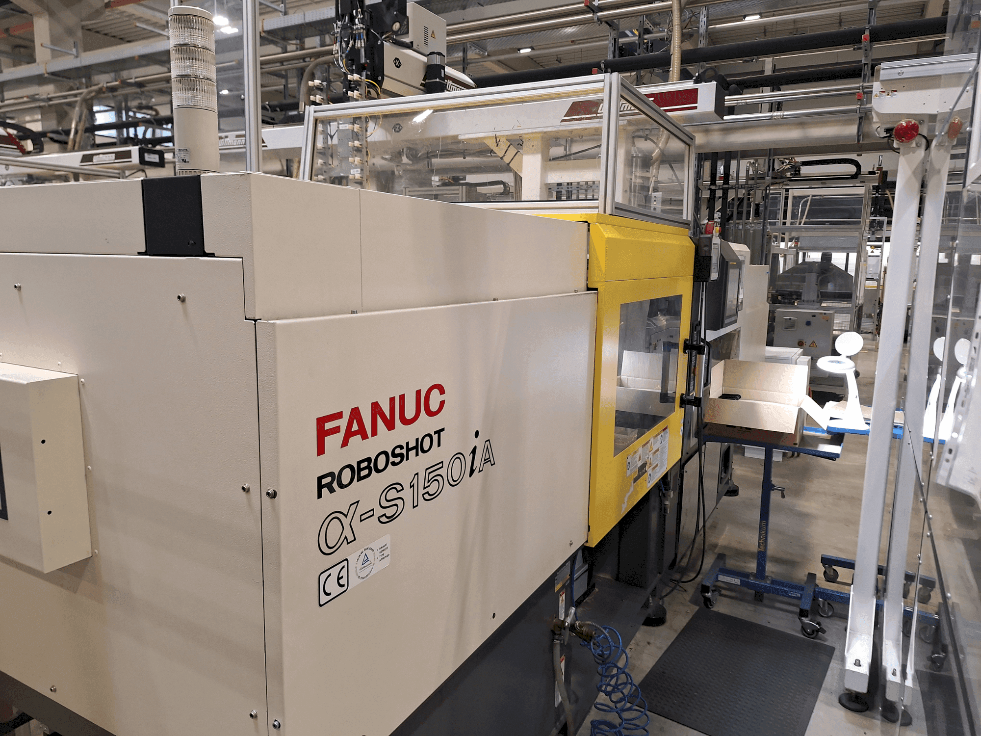 Makine FANUC Roboshot S150iA - Önden görünüm