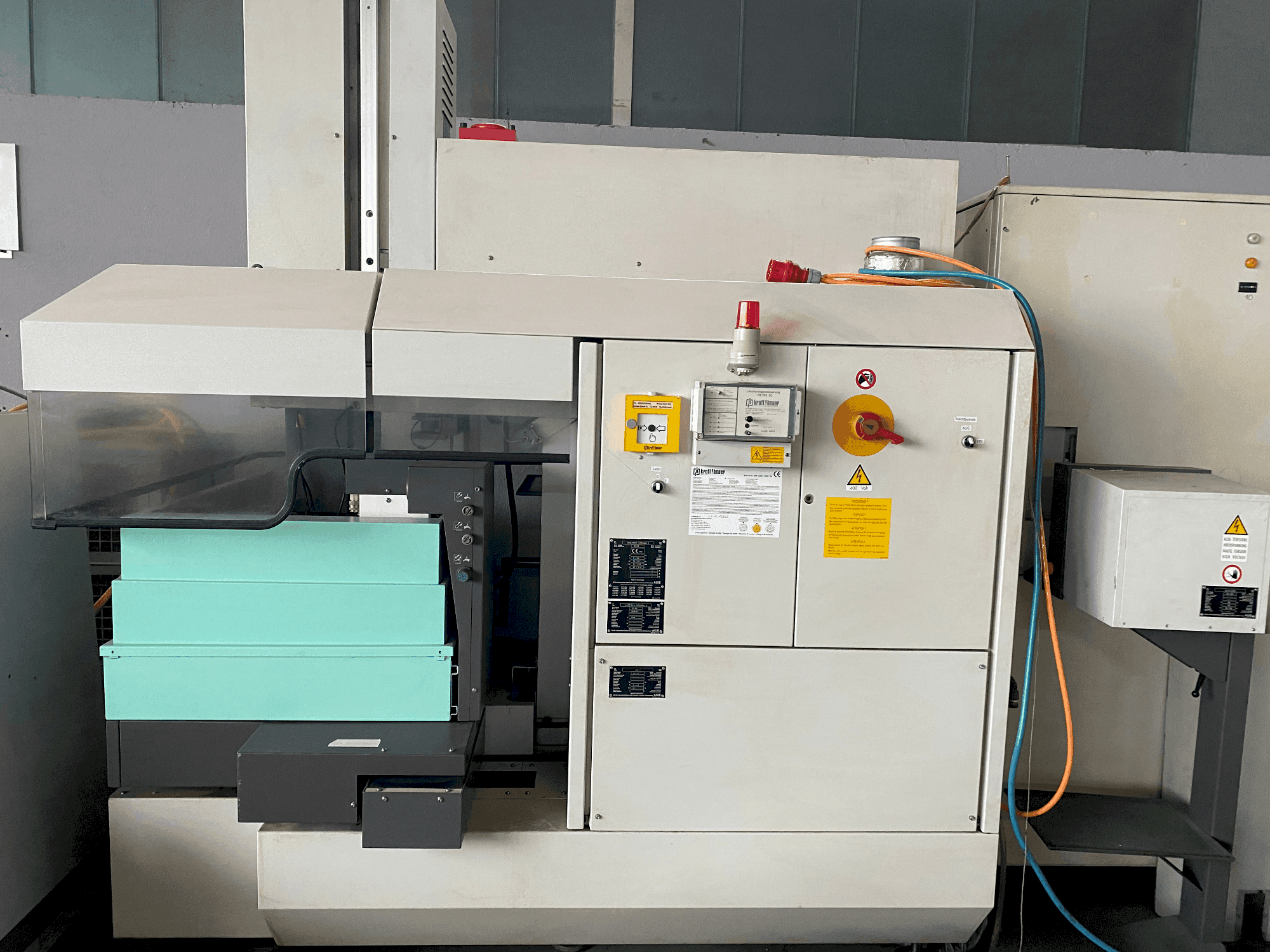 Makine AGIE Agietron Integral 2 - Önden görünüm