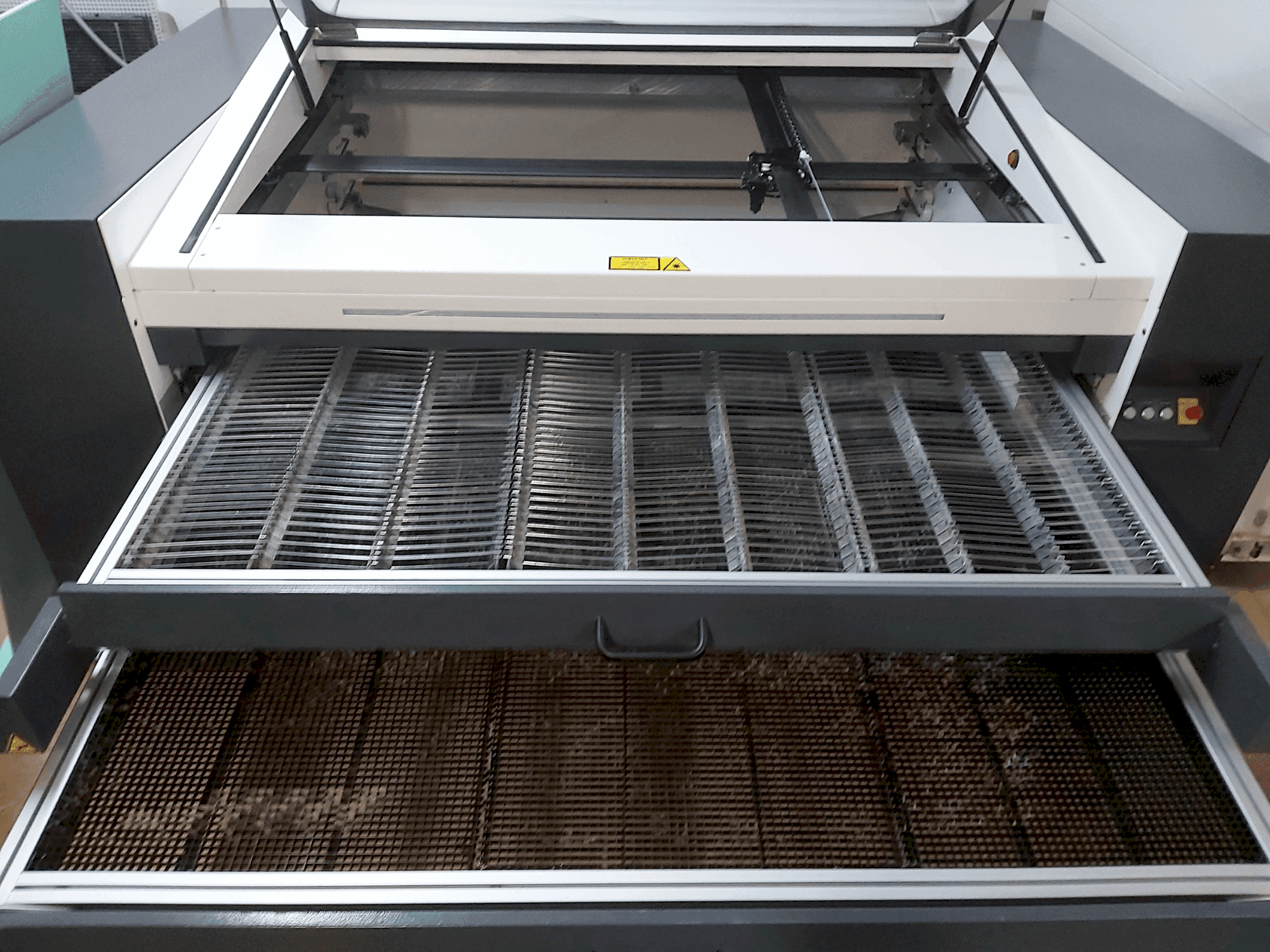 Makine SEI SPA X-Type 1610 - Önden görünüm