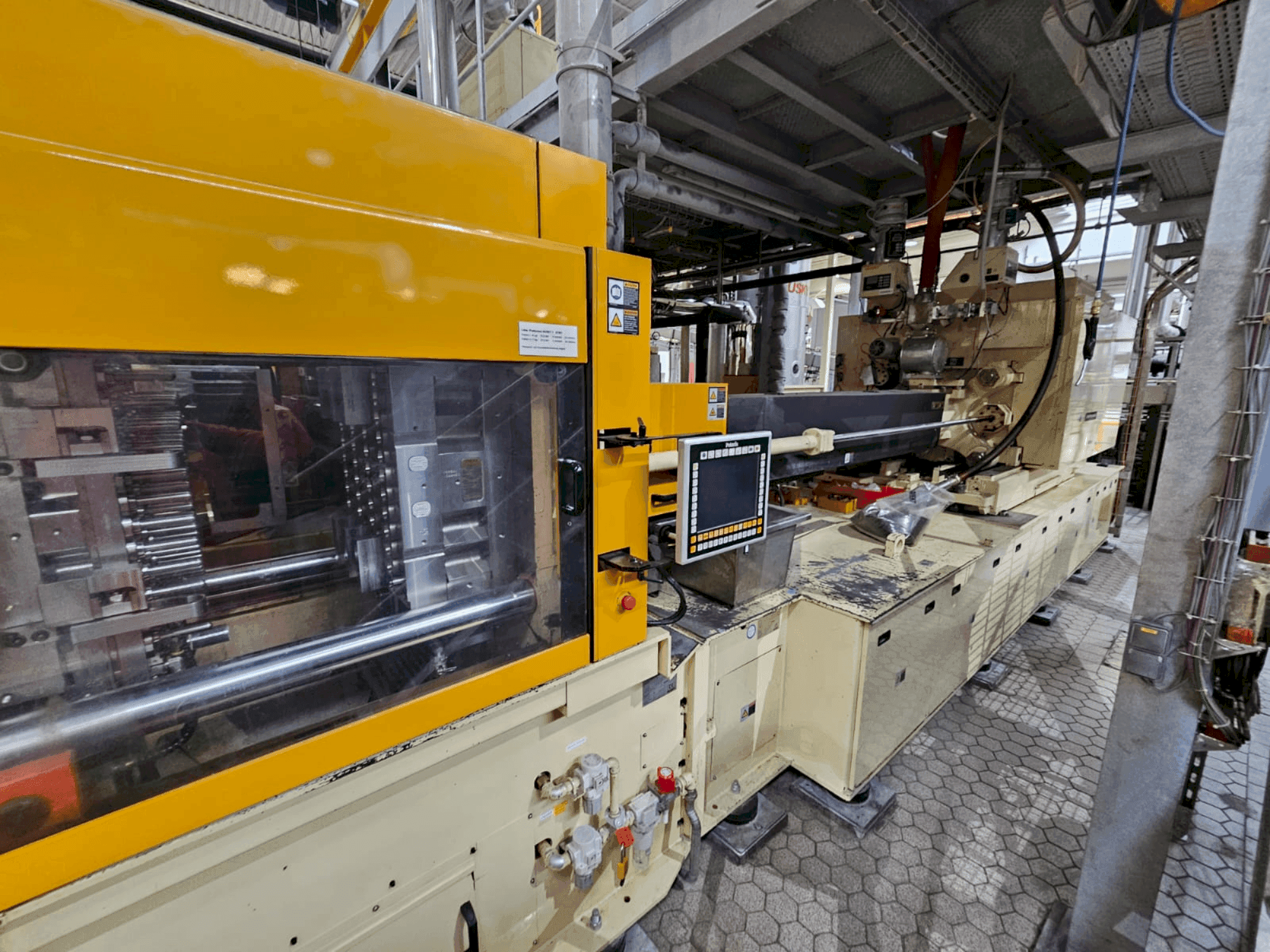 Makine Husky HPETL230E-RSE95D-95 - Önden görünüm