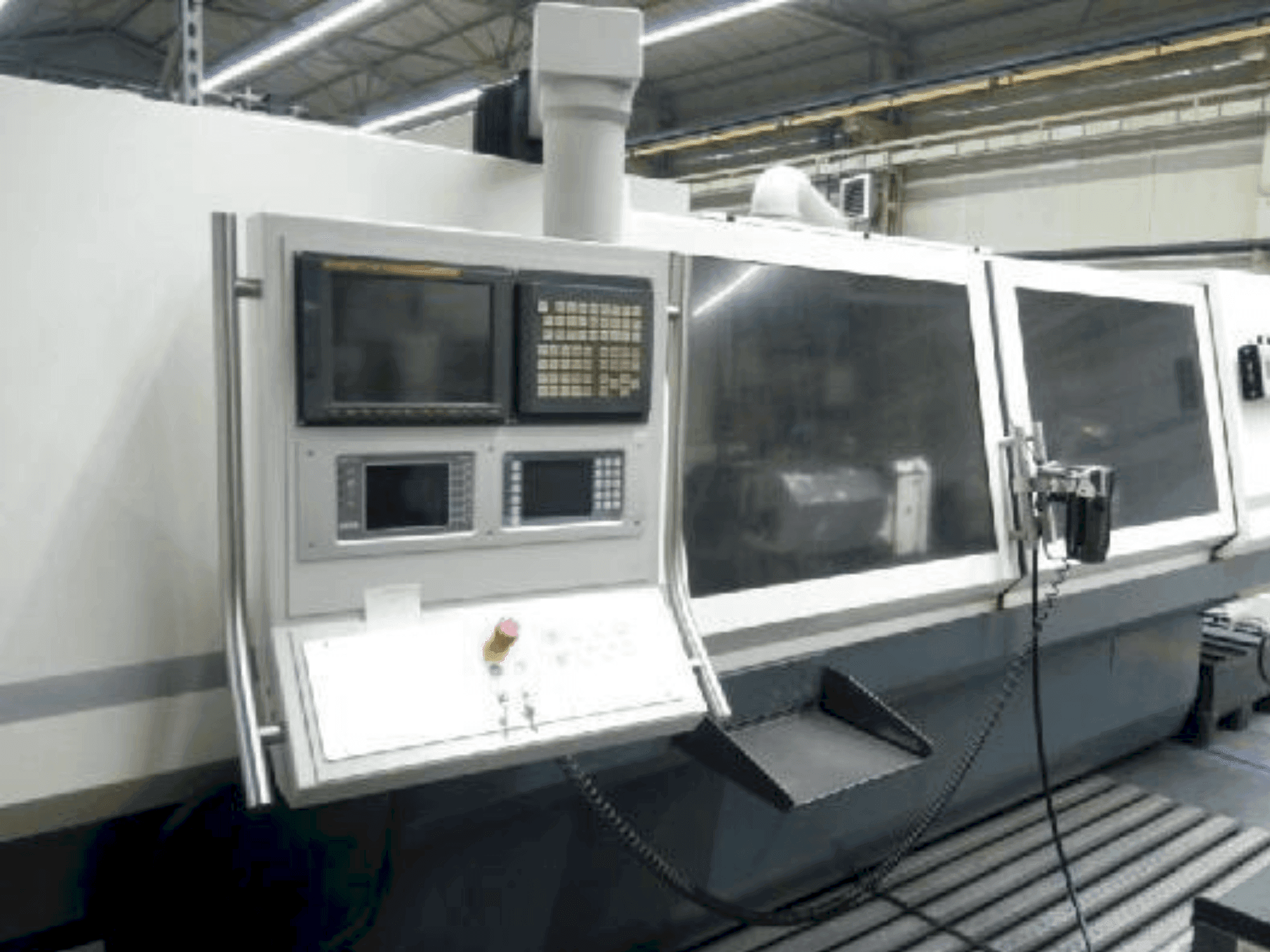Makine STUDER S40 CNC - Önden görünüm