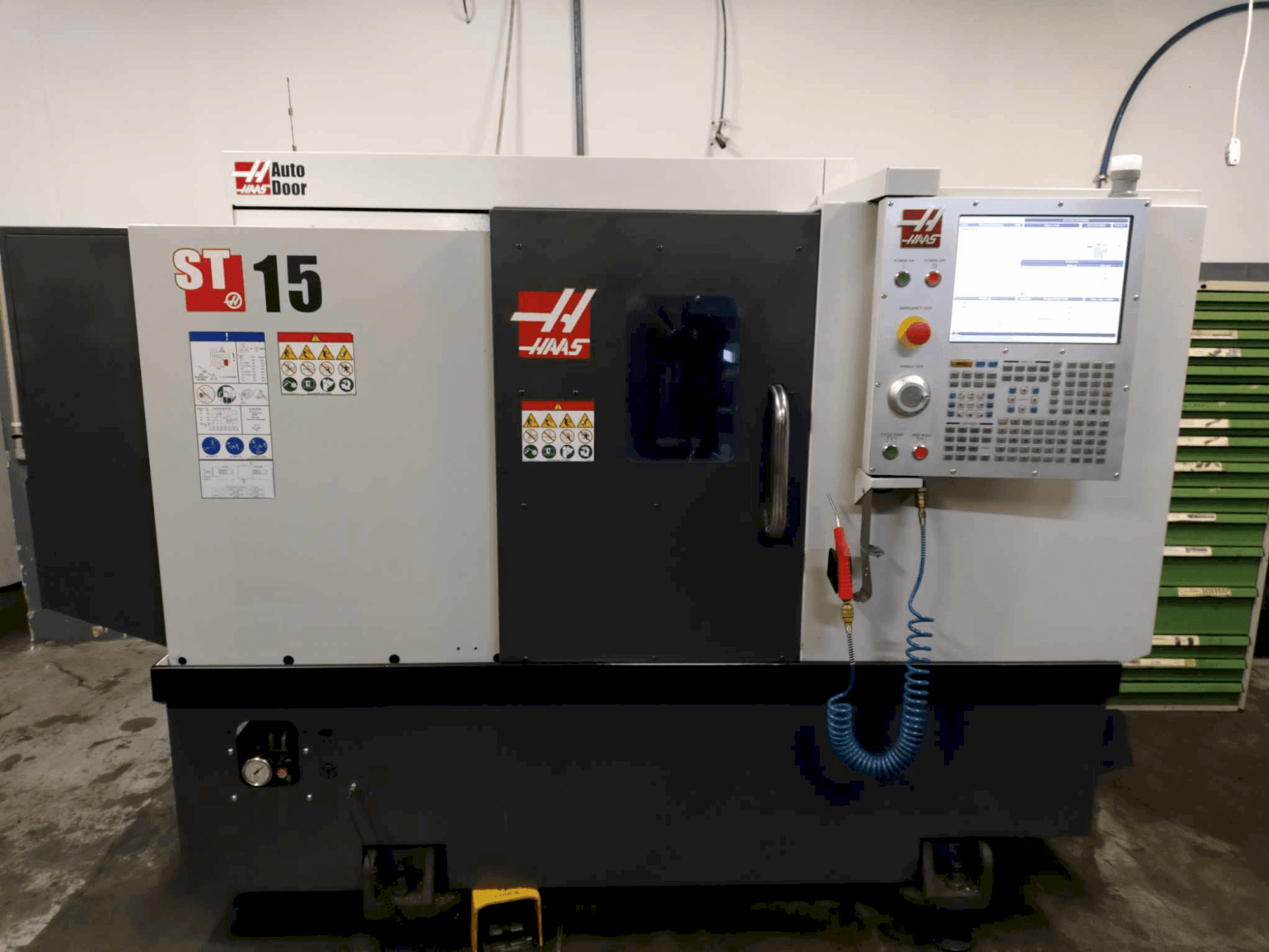 Makine HAAS ST-15 - Önden görünüm