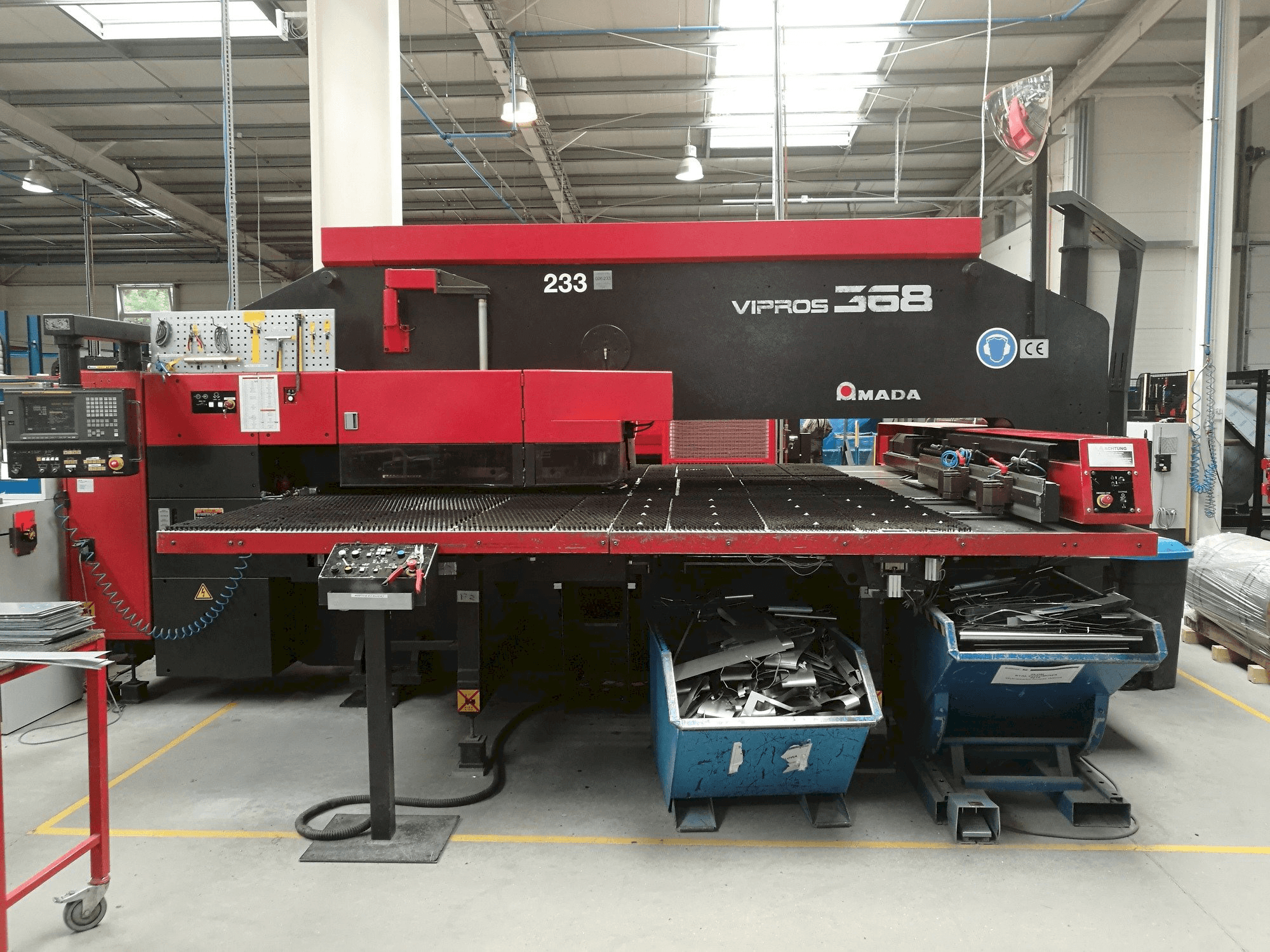 Makine AMADA VIPROS 368 King - Önden görünüm