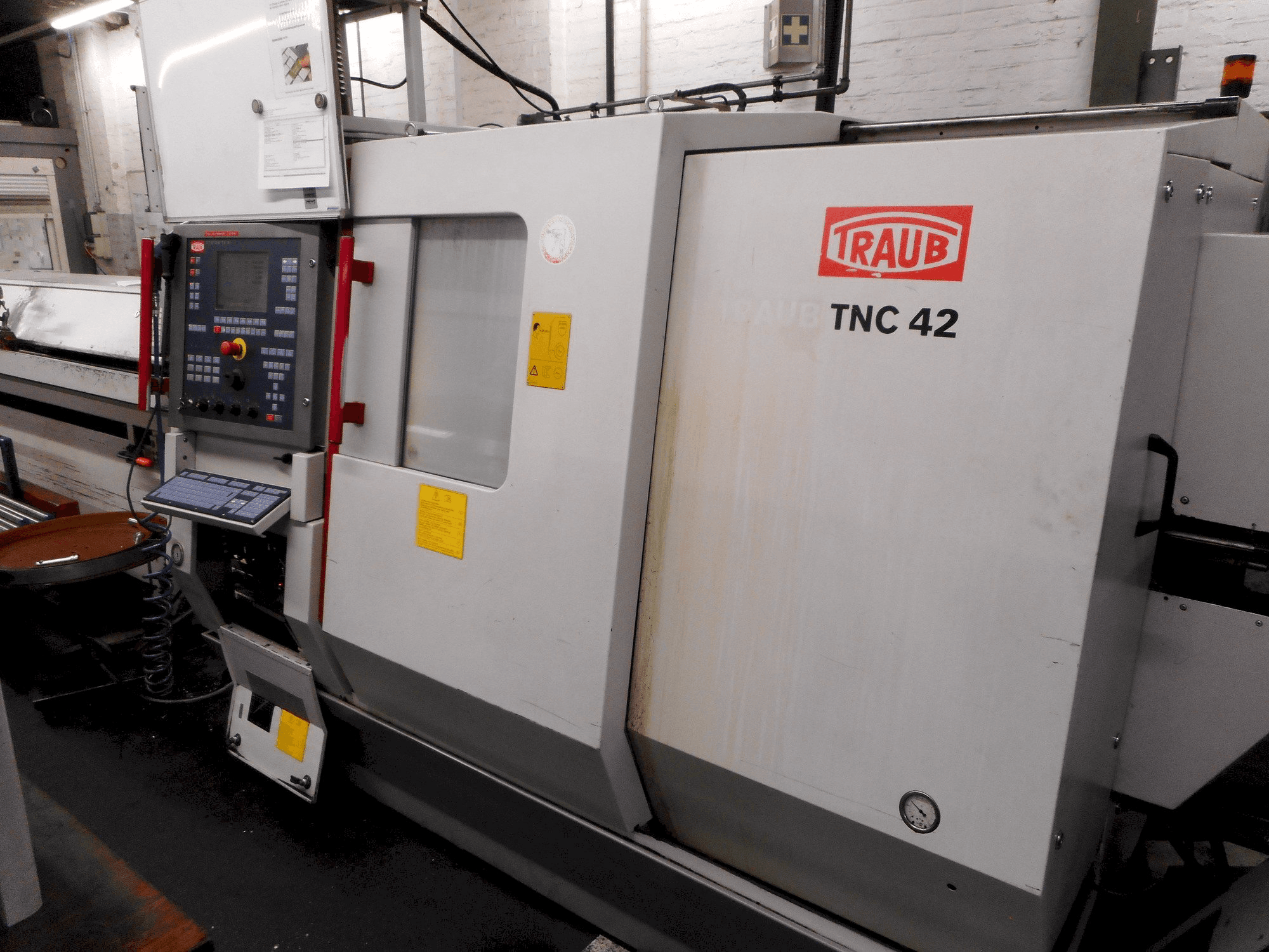 Makine TRAUB TNC42/65 - Önden görünüm