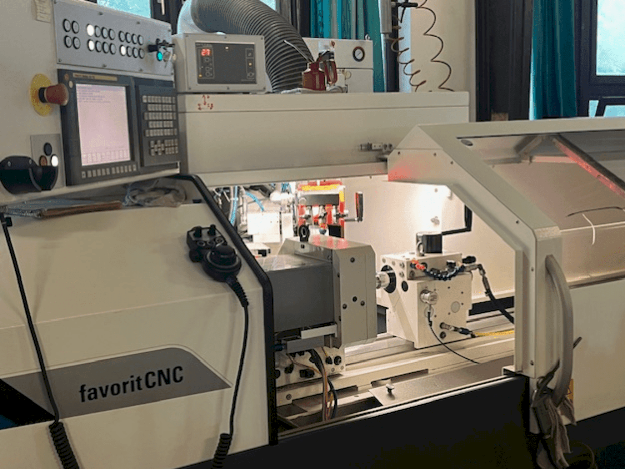 Makine STUDER favorit CNC - Önden görünüm