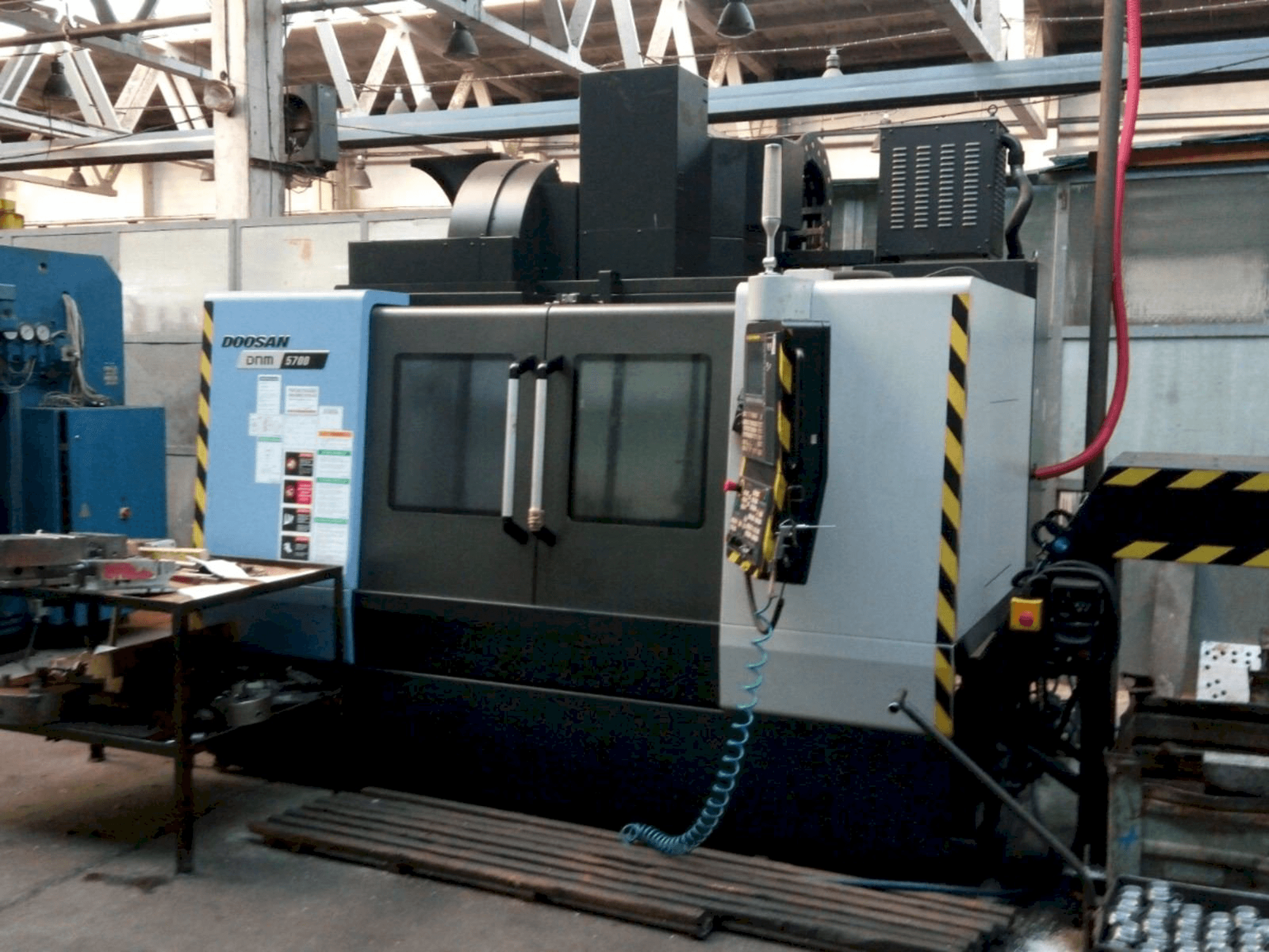 Makine Doosan DNM 5700 - Önden görünüm