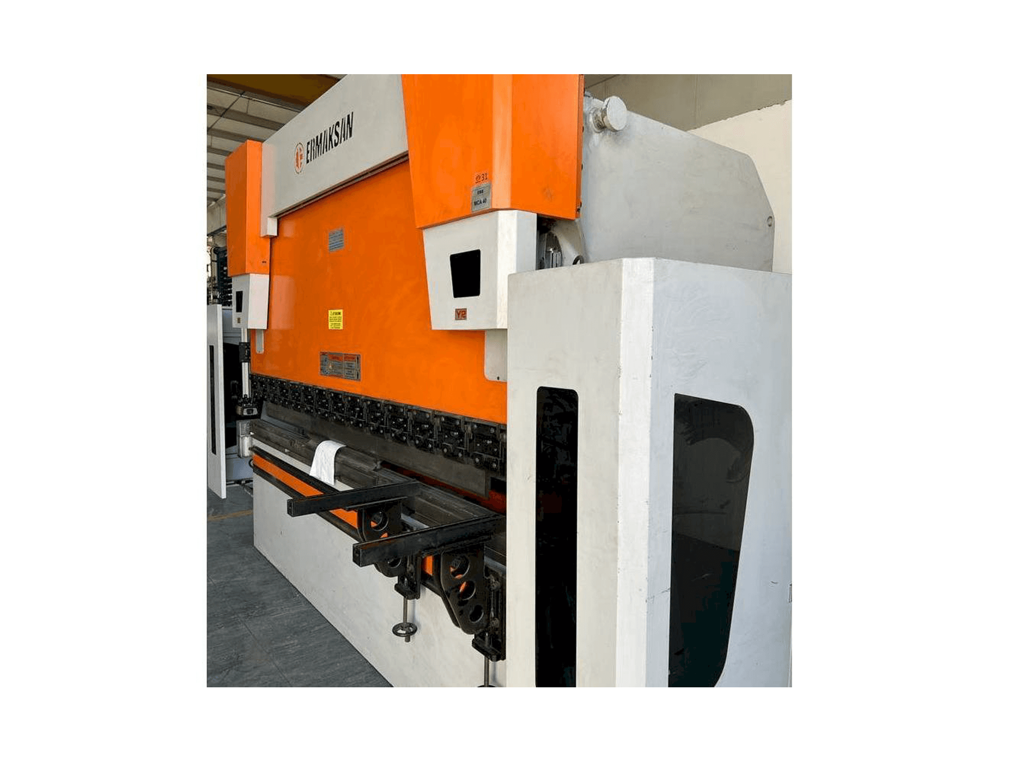 Makine ERMAKSAN Speed Bend Pro 3100x175 - Önden görünüm