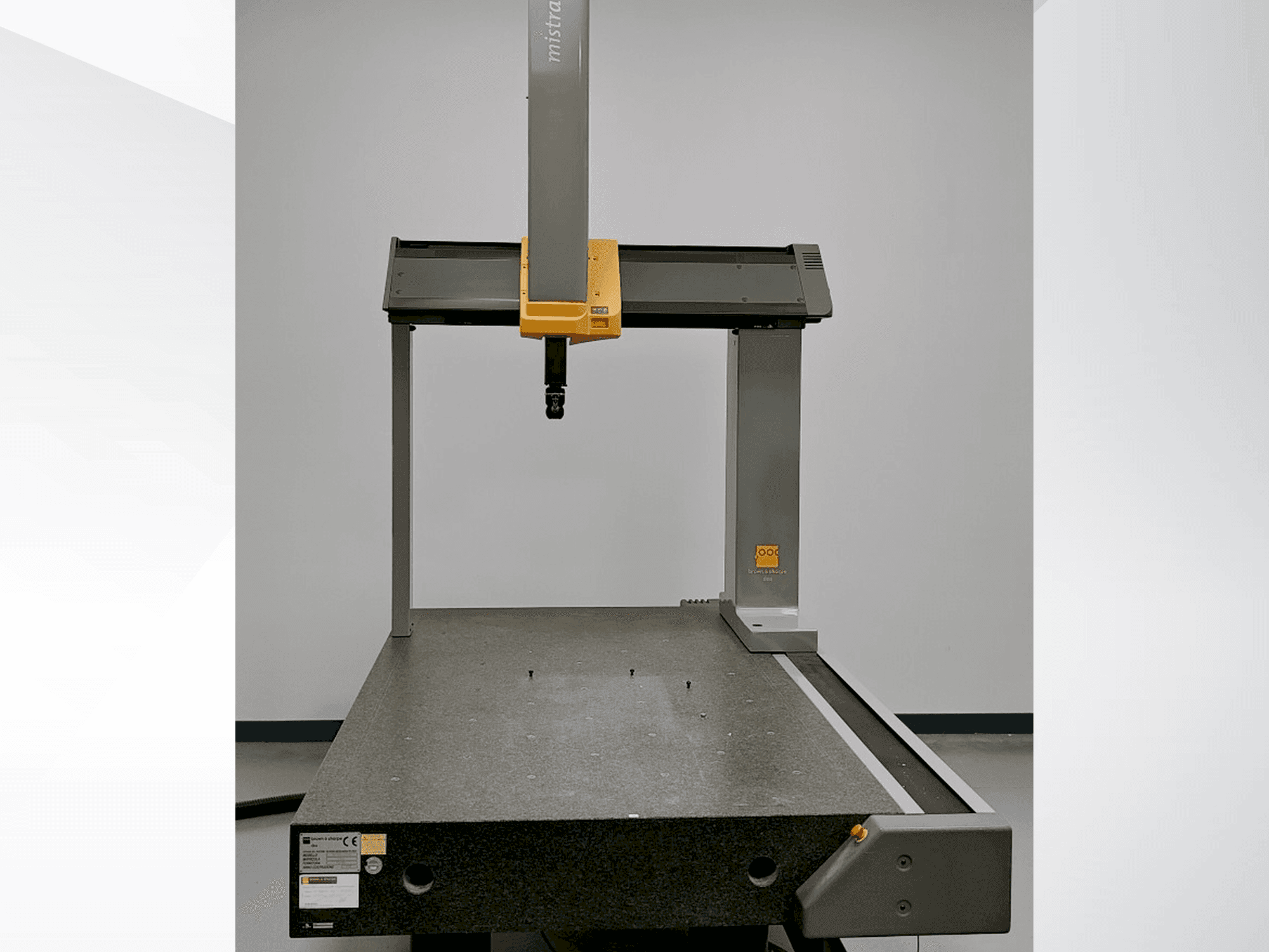 Makine BROWN & SHARPE Mistral - Önden görünüm