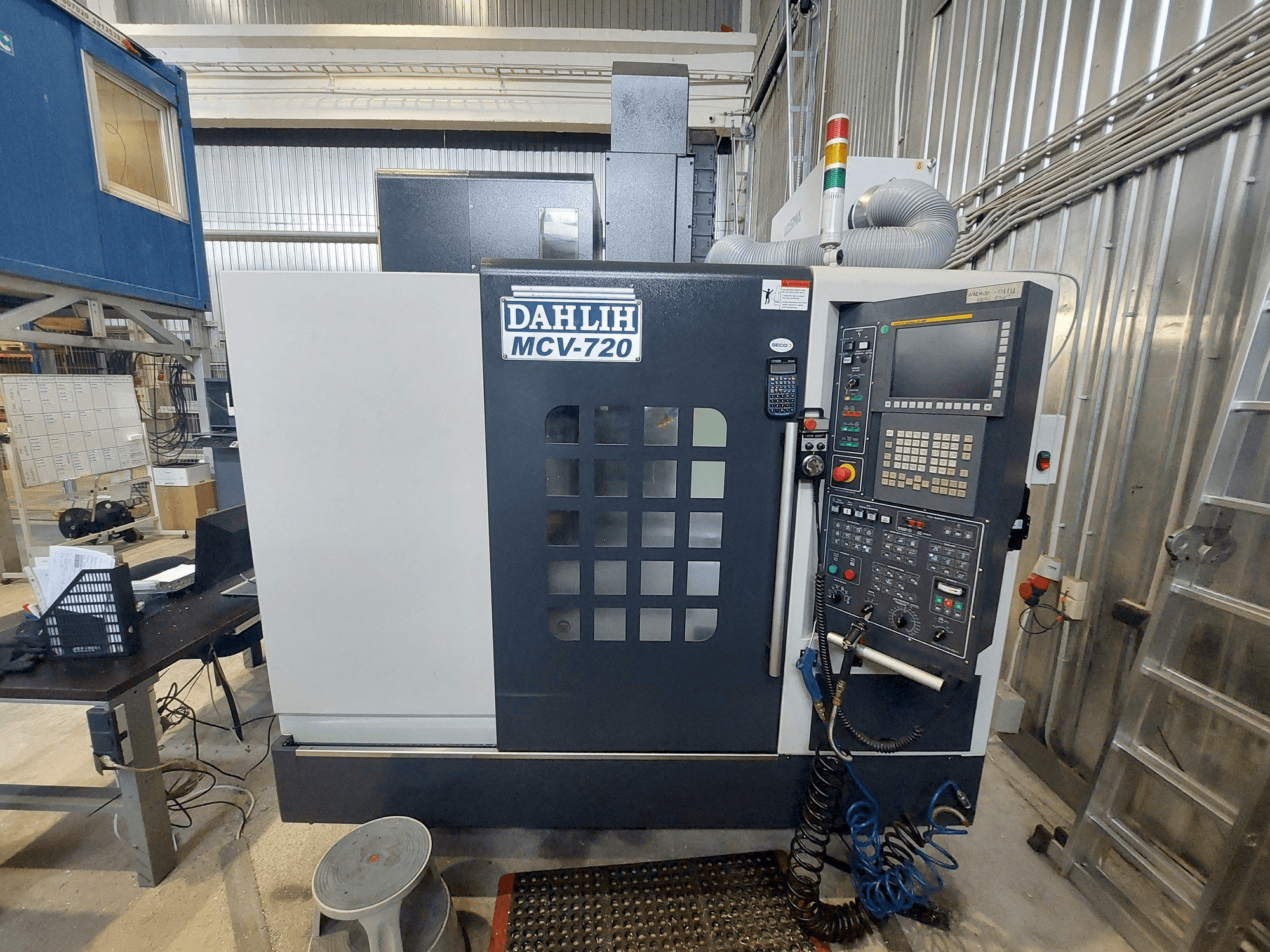Makine DAH LIH MCV-720 - Önden görünüm