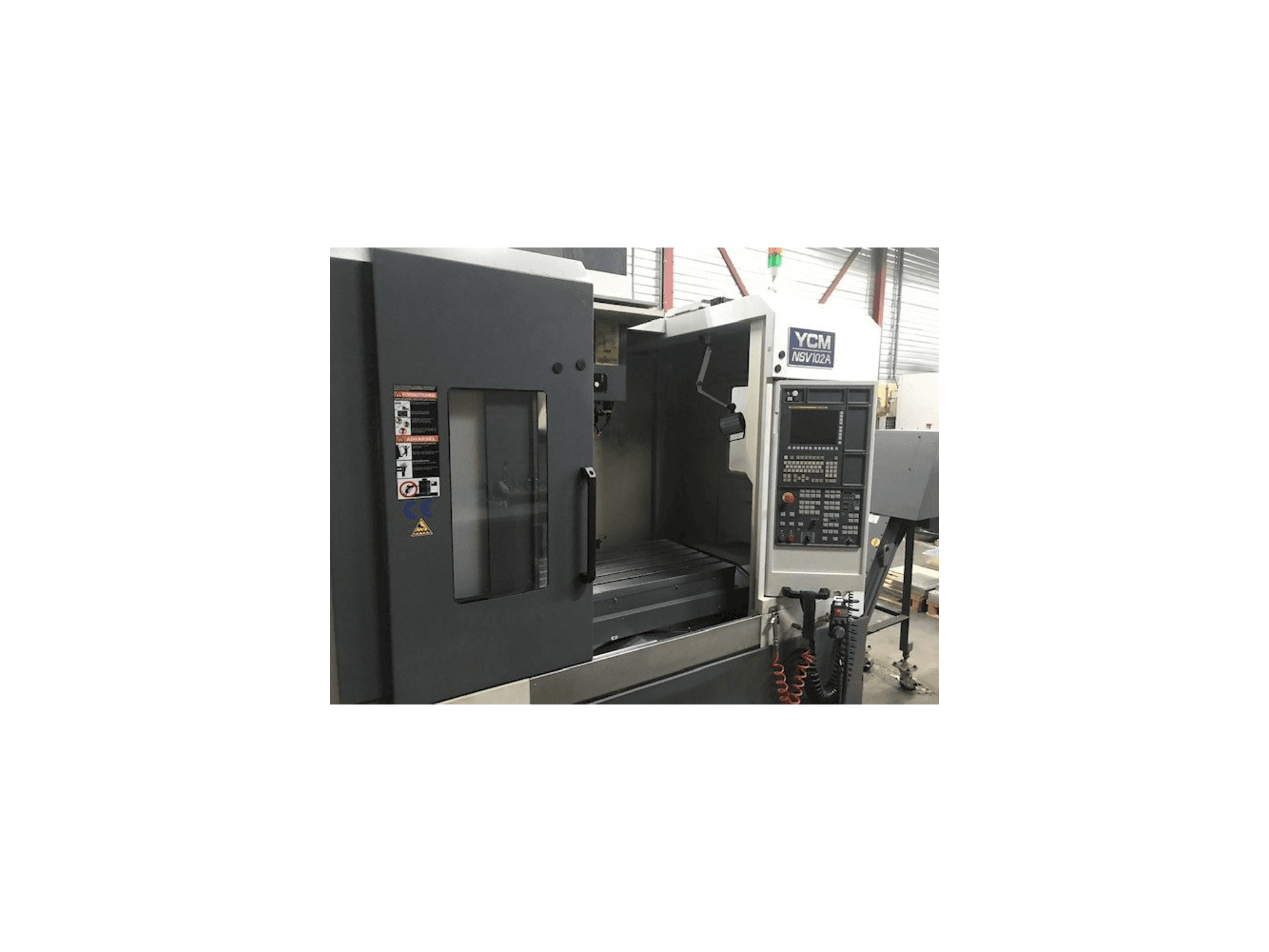 Makine YCM NSV102A - Önden görünüm