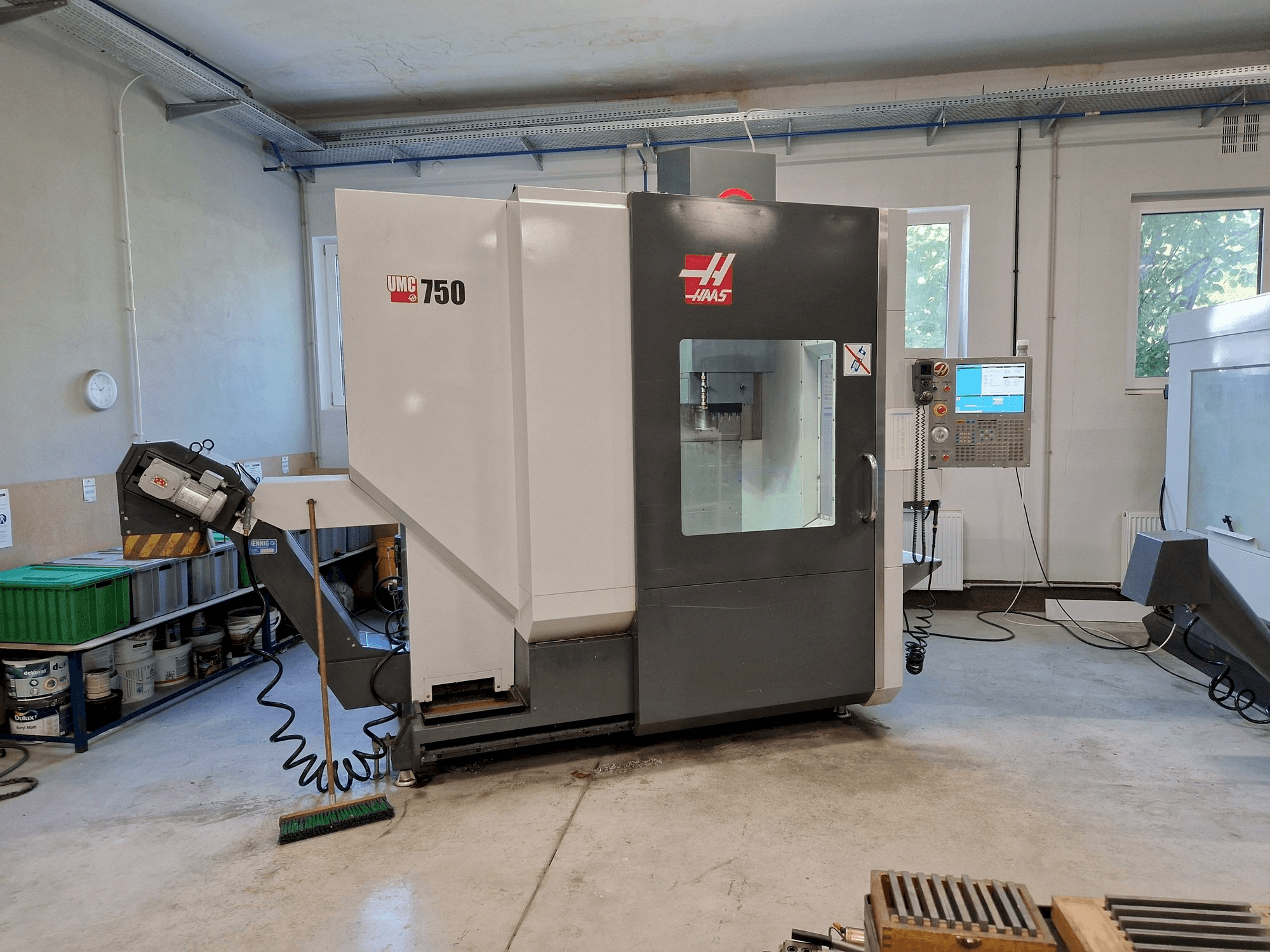 Makine HAAS UMC-750 - Önden görünüm