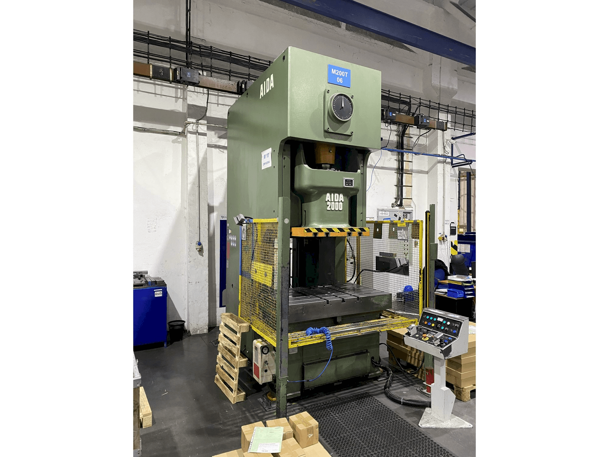 Makine AIDA NC1-2000 (2) - Önden görünüm