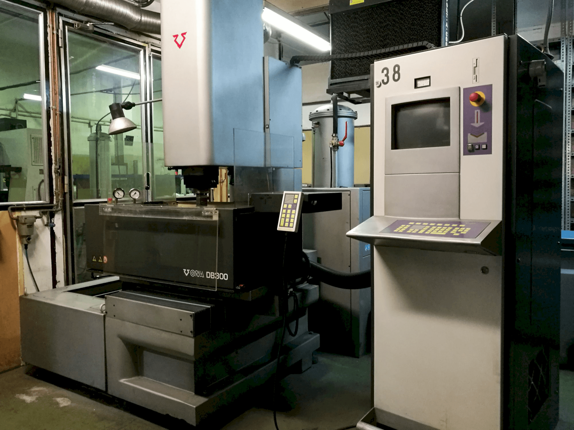 Makine ONA - Sağdan görünüm DB300