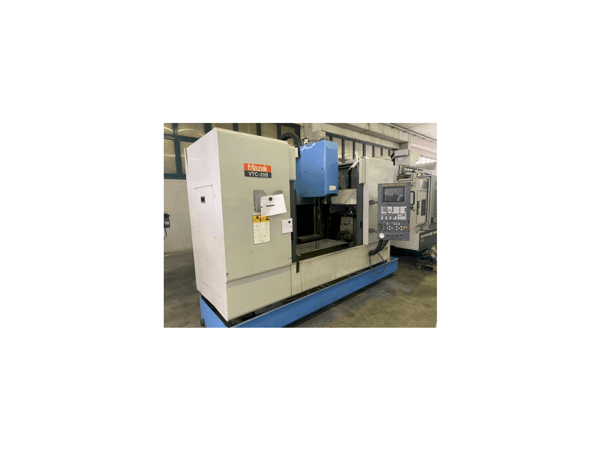 Makine Mazak VTC-20B - Önden görünüm