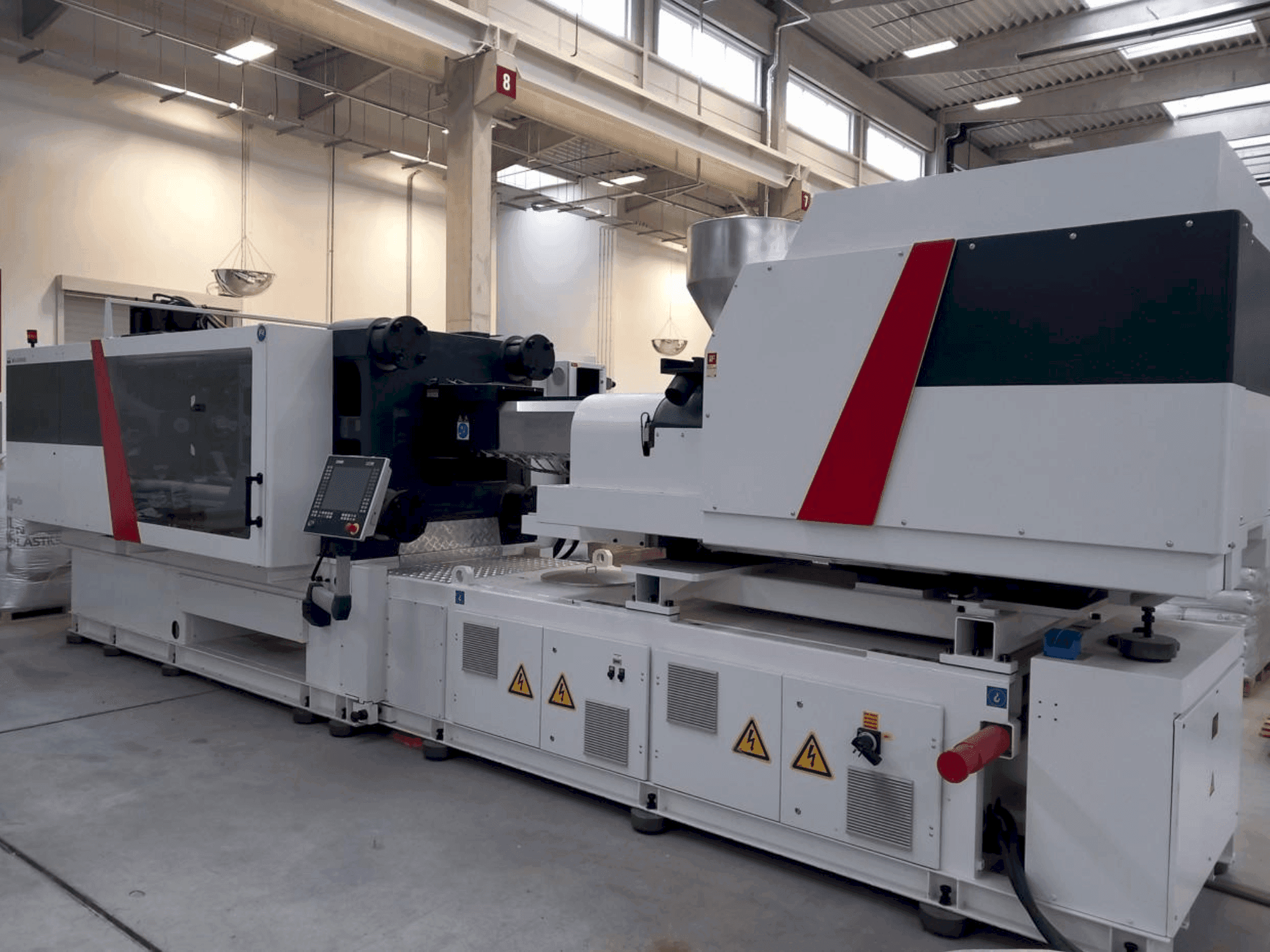 Makine Milacron Elektron Evo 450 - Önden görünüm