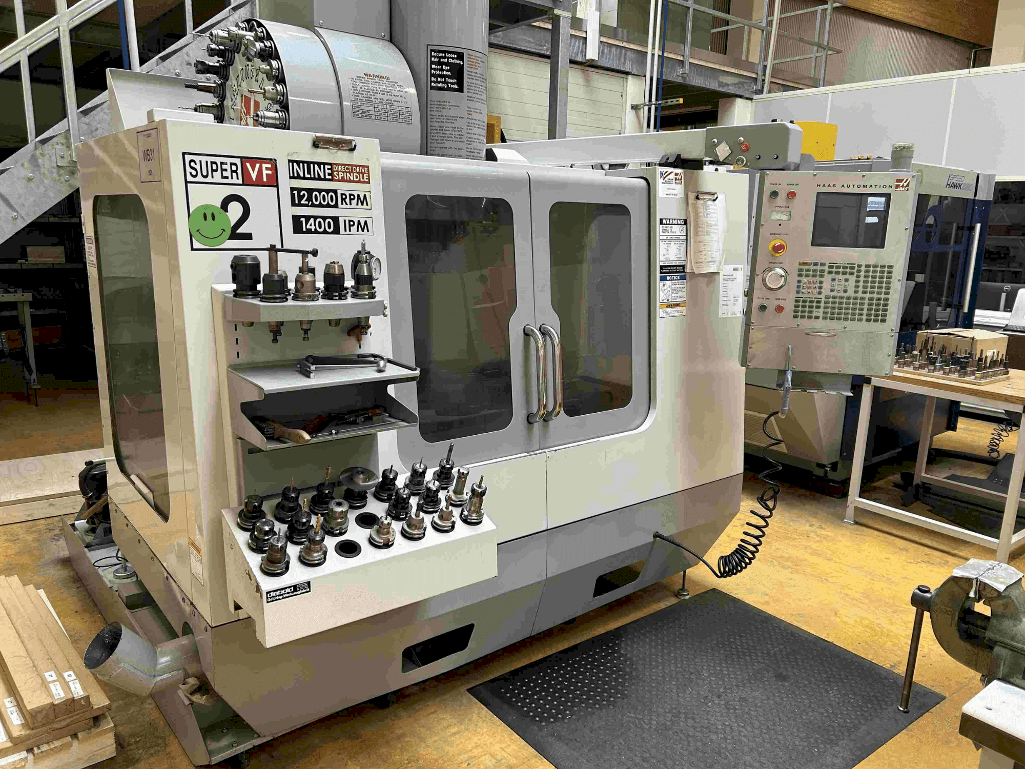 Makine HAAS VF-2SSHE - Önden görünüm