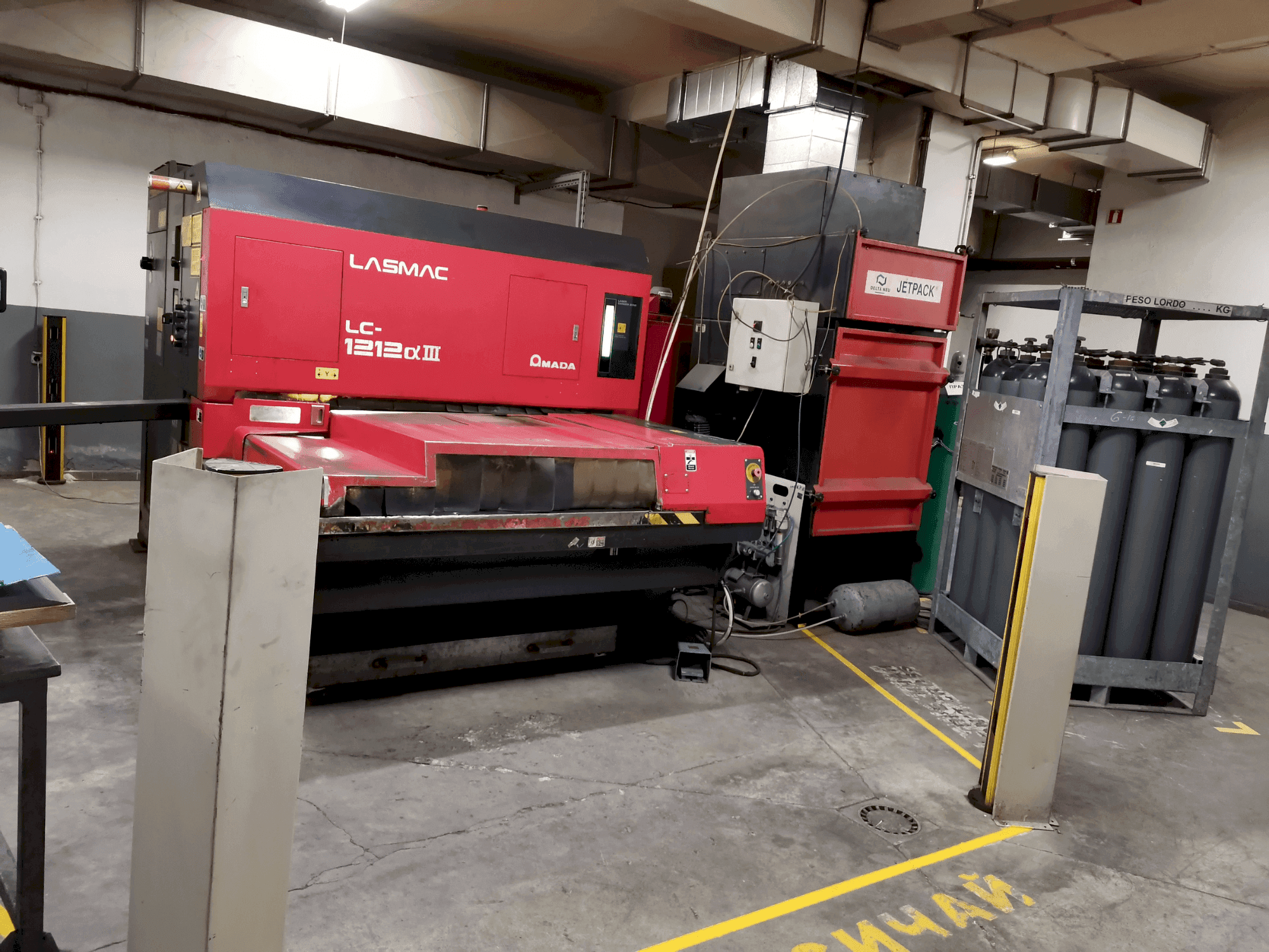 Makine AMADA LC 12-12 αIII - Önden görünüm
