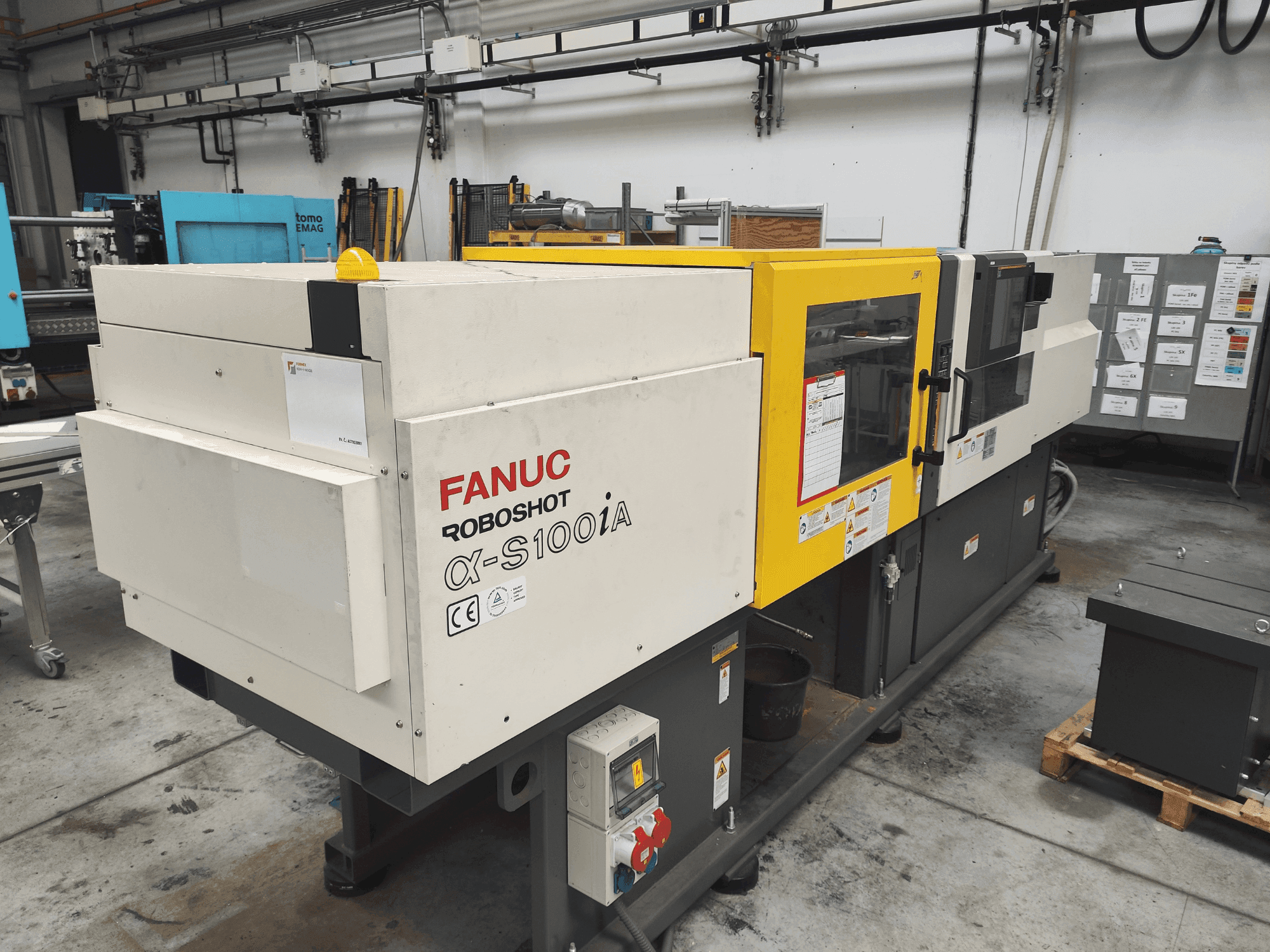 Makine FANUC α-S100A - Önden görünüm
