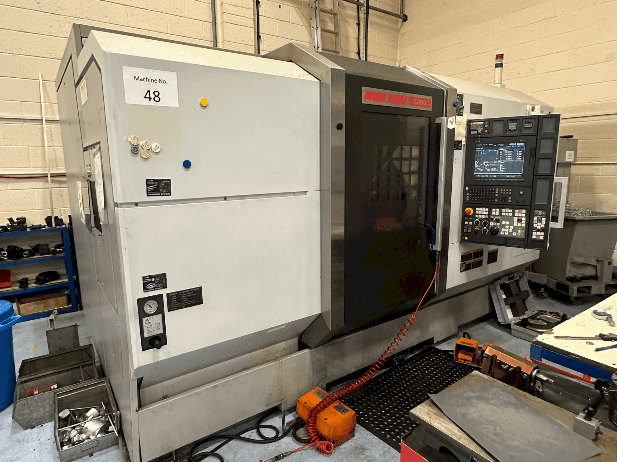 Makine MORI SEIKI NZ2000 - Önden görünüm