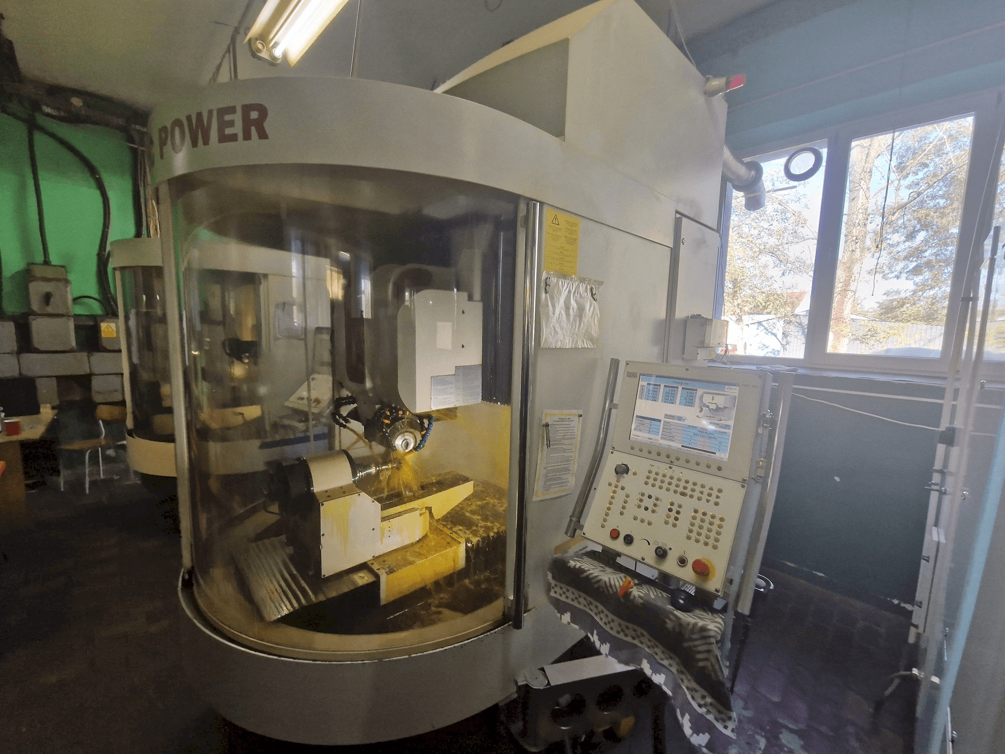 Makine WALTER Helitronic Power - Önden görünüm