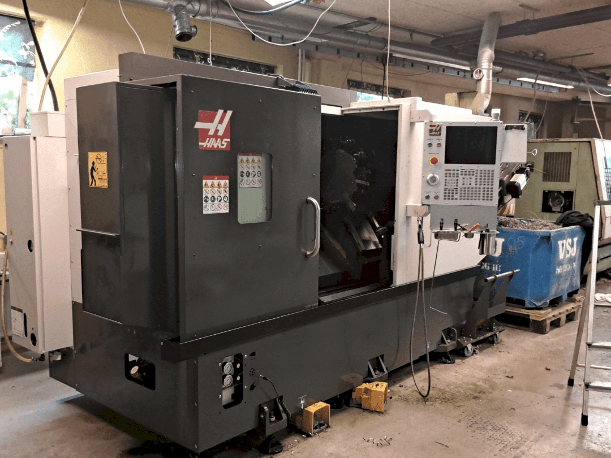 Makine HAAS ST-30 Y - Önden görünüm