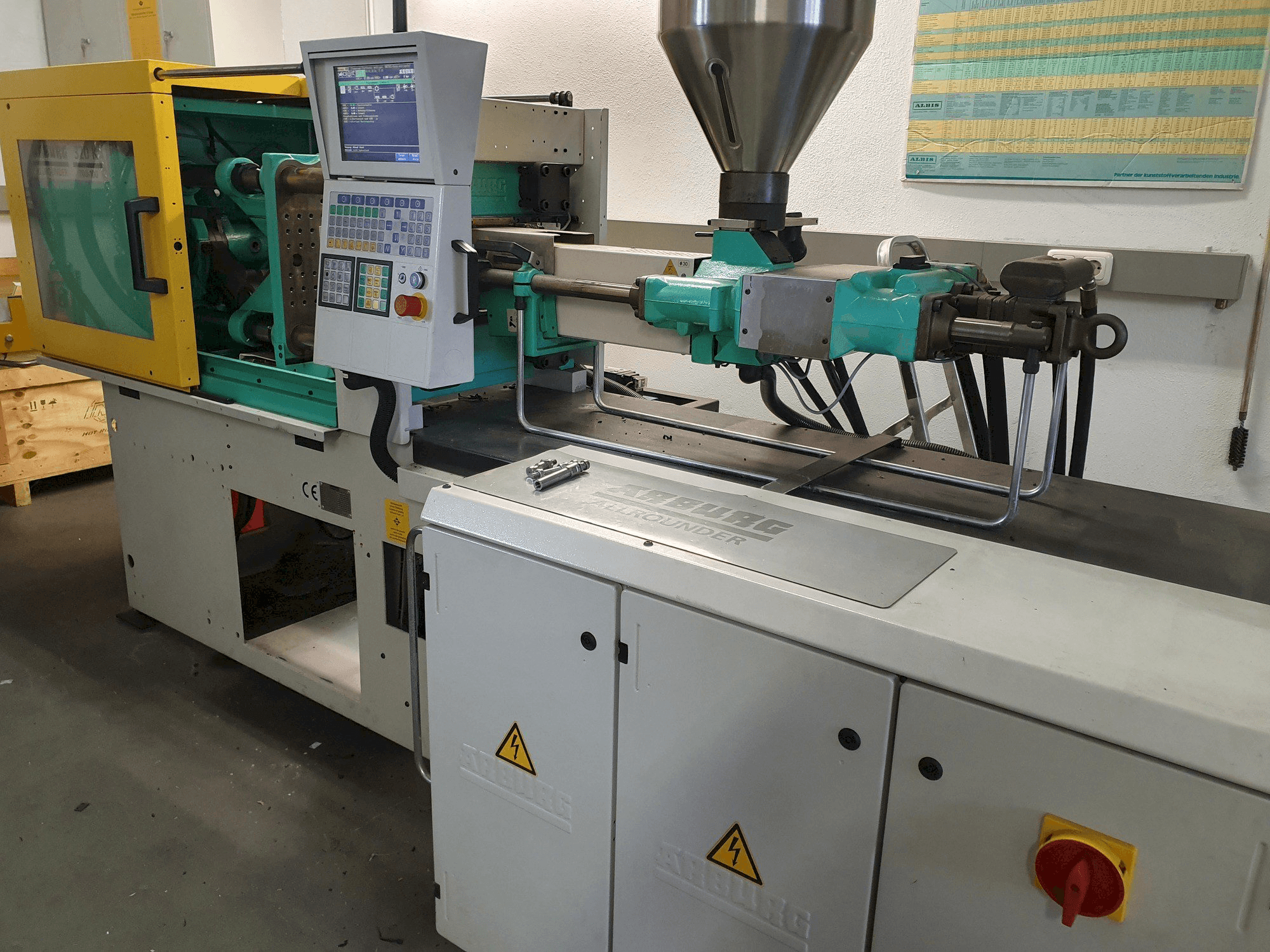 Makine Arburg Allrounder 320 KS 700-100 - Önden görünüm