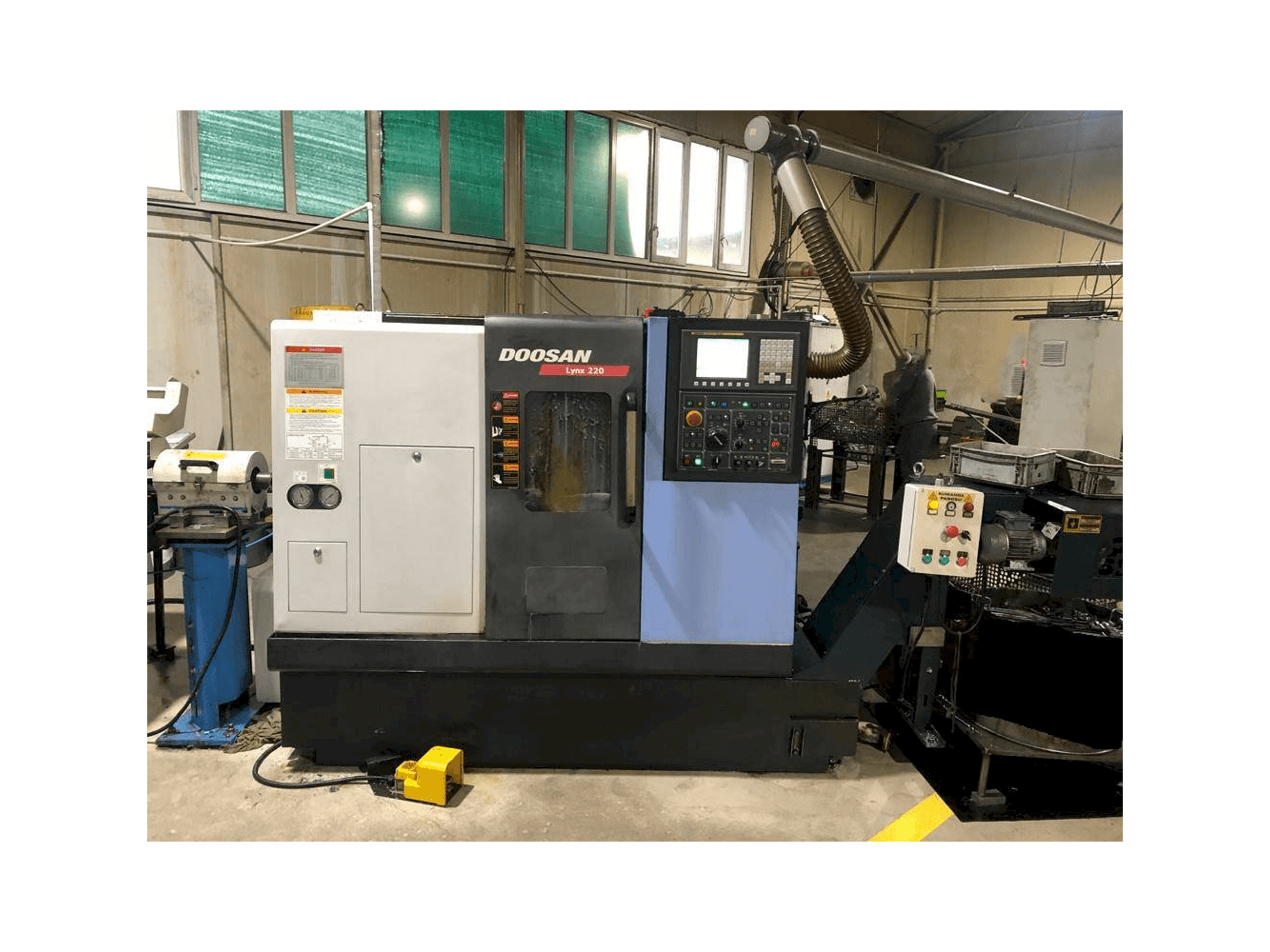 Makine Doosan Lynx 220 B - Önden görünüm