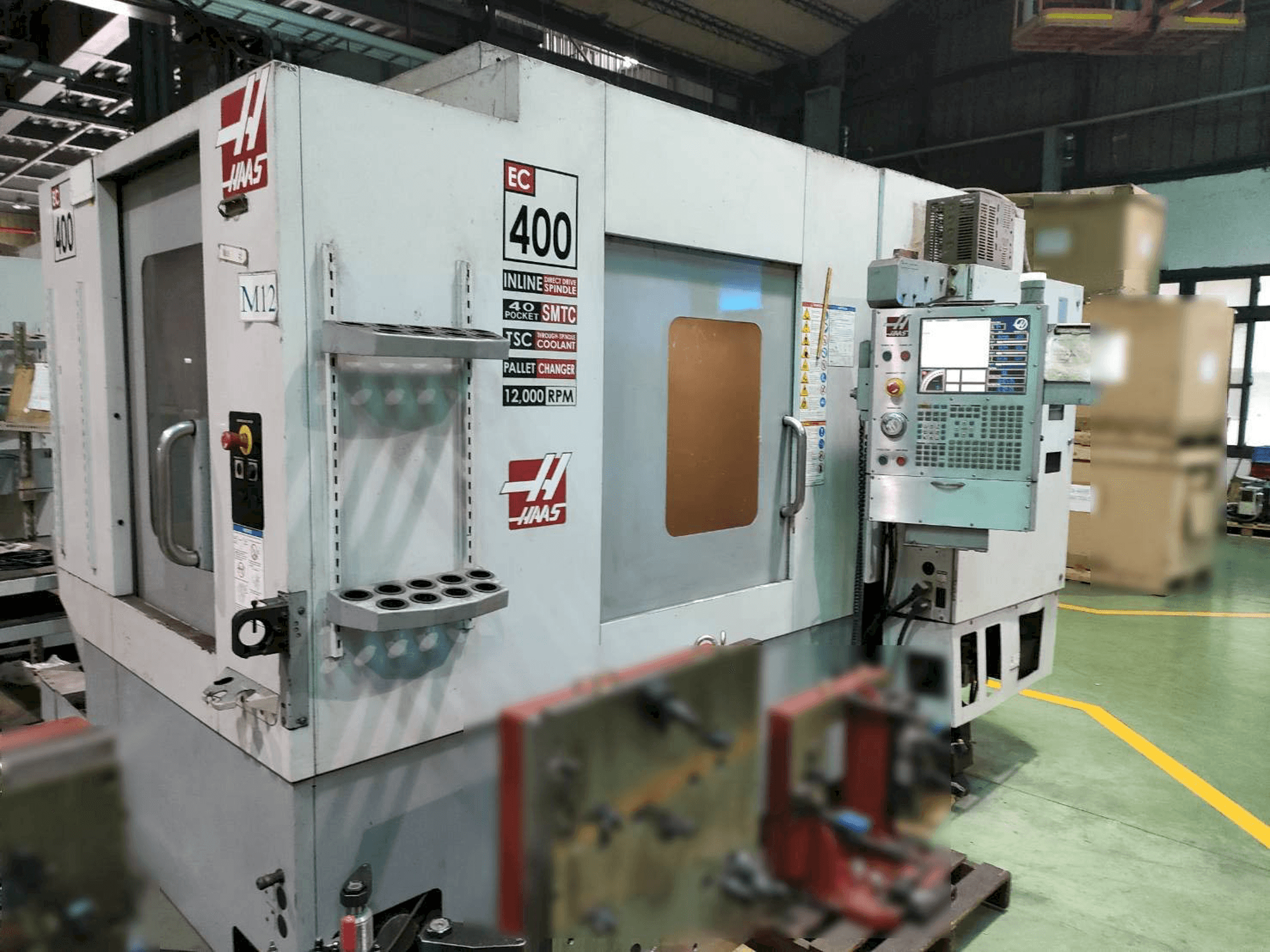 Makine HAAS EC-400 - Önden görünüm