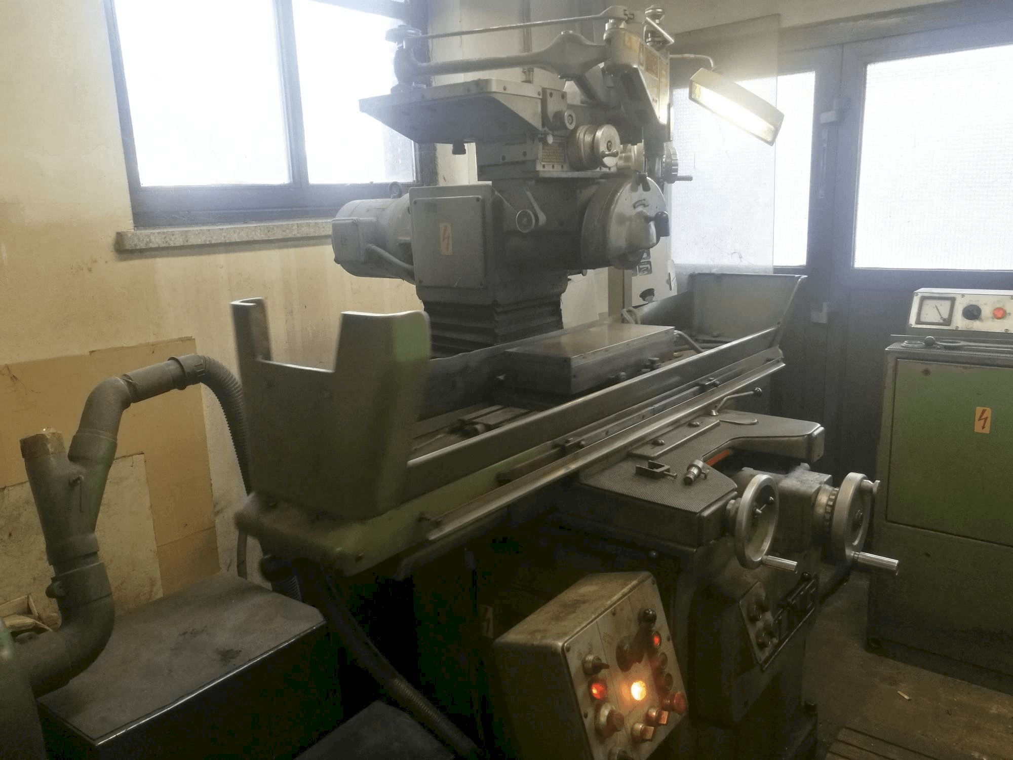 Makine JUNG HF 50 RD - Önden görünüm