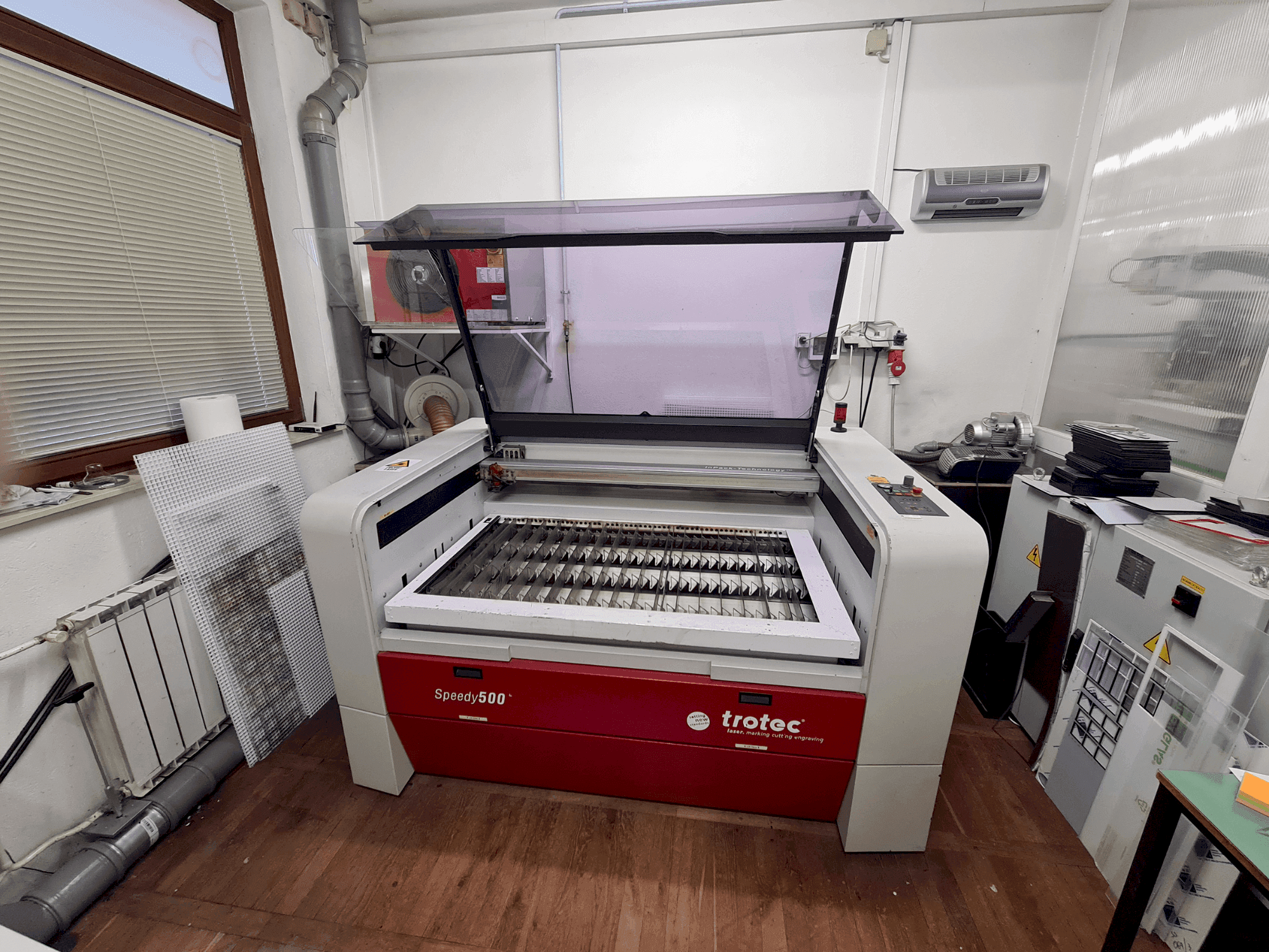 Makine Trotec Speedy 500 - Önden görünüm