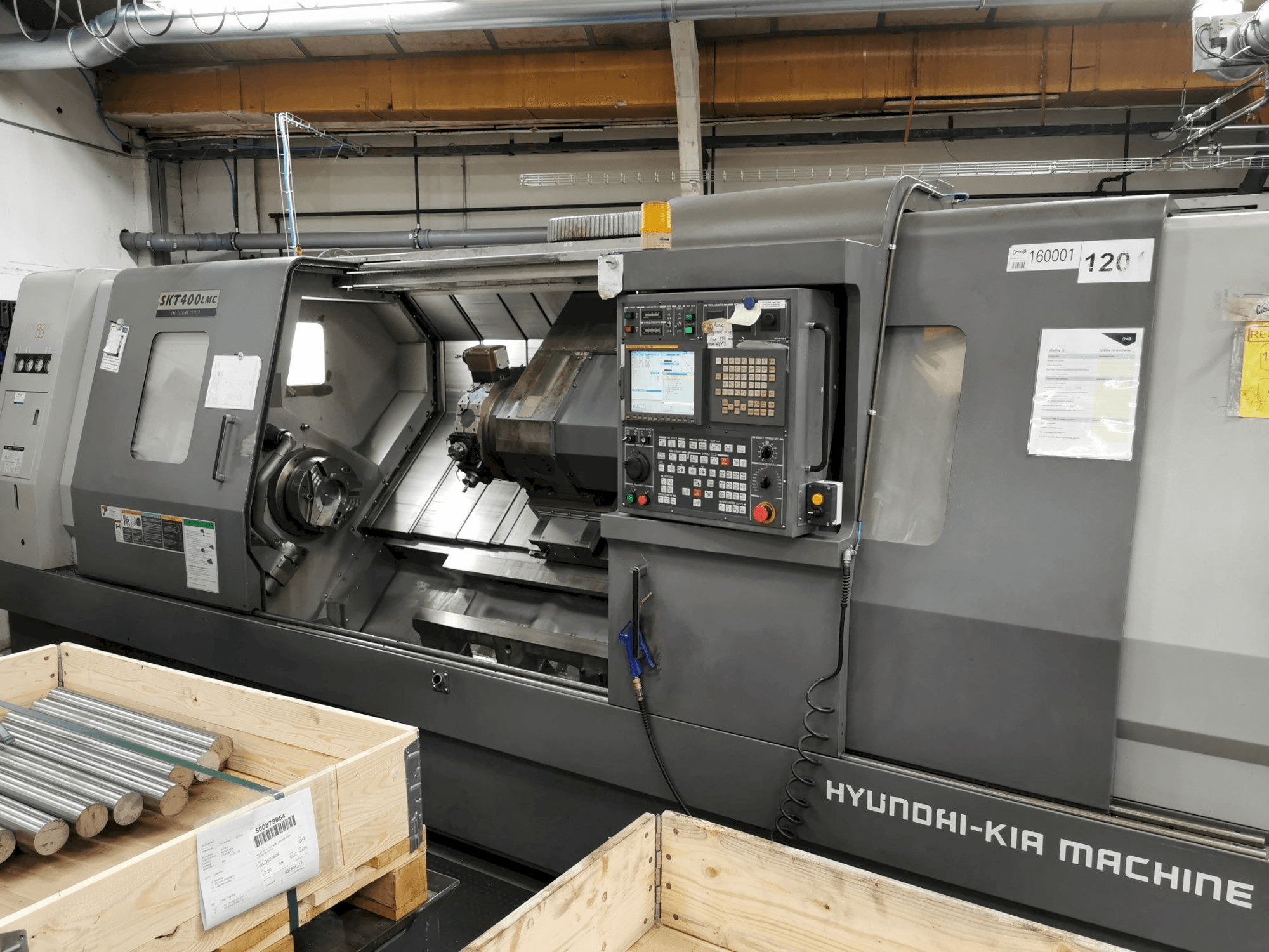 Makine Hyundai Kia SKT400LMC - Önden görünüm