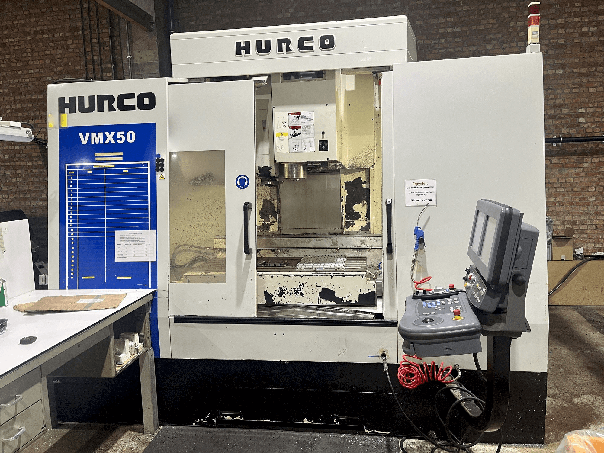 Makine Hurco VMX50 - Önden görünüm