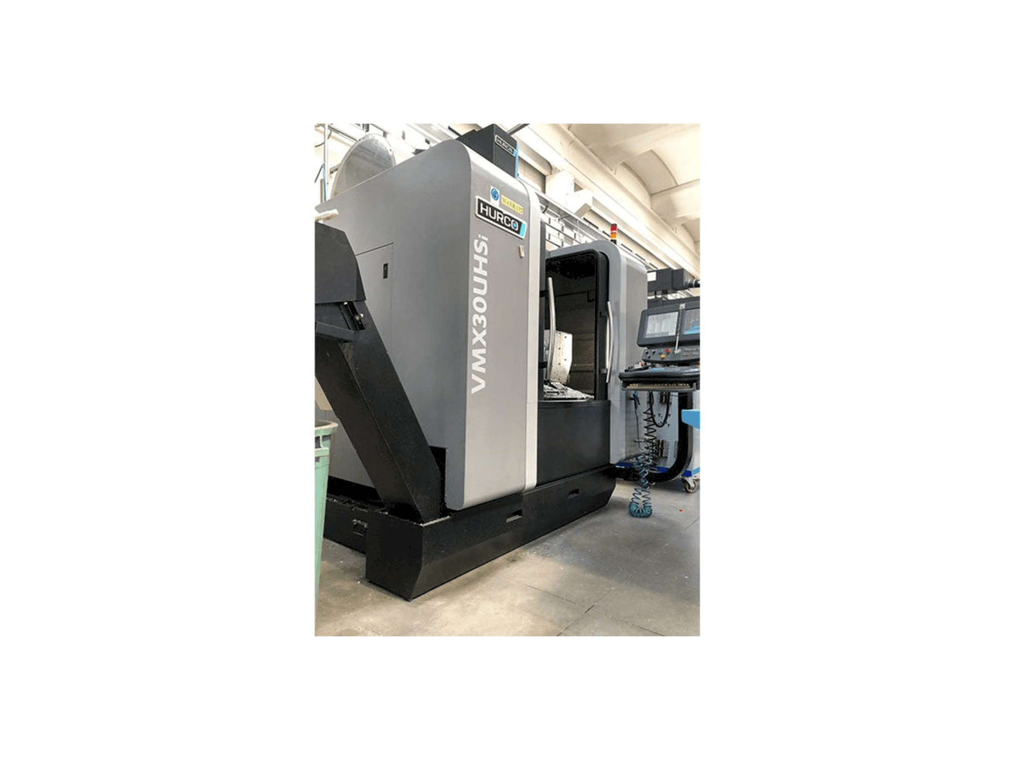 Makine Hurco VMX30 UHSi - Önden görünüm