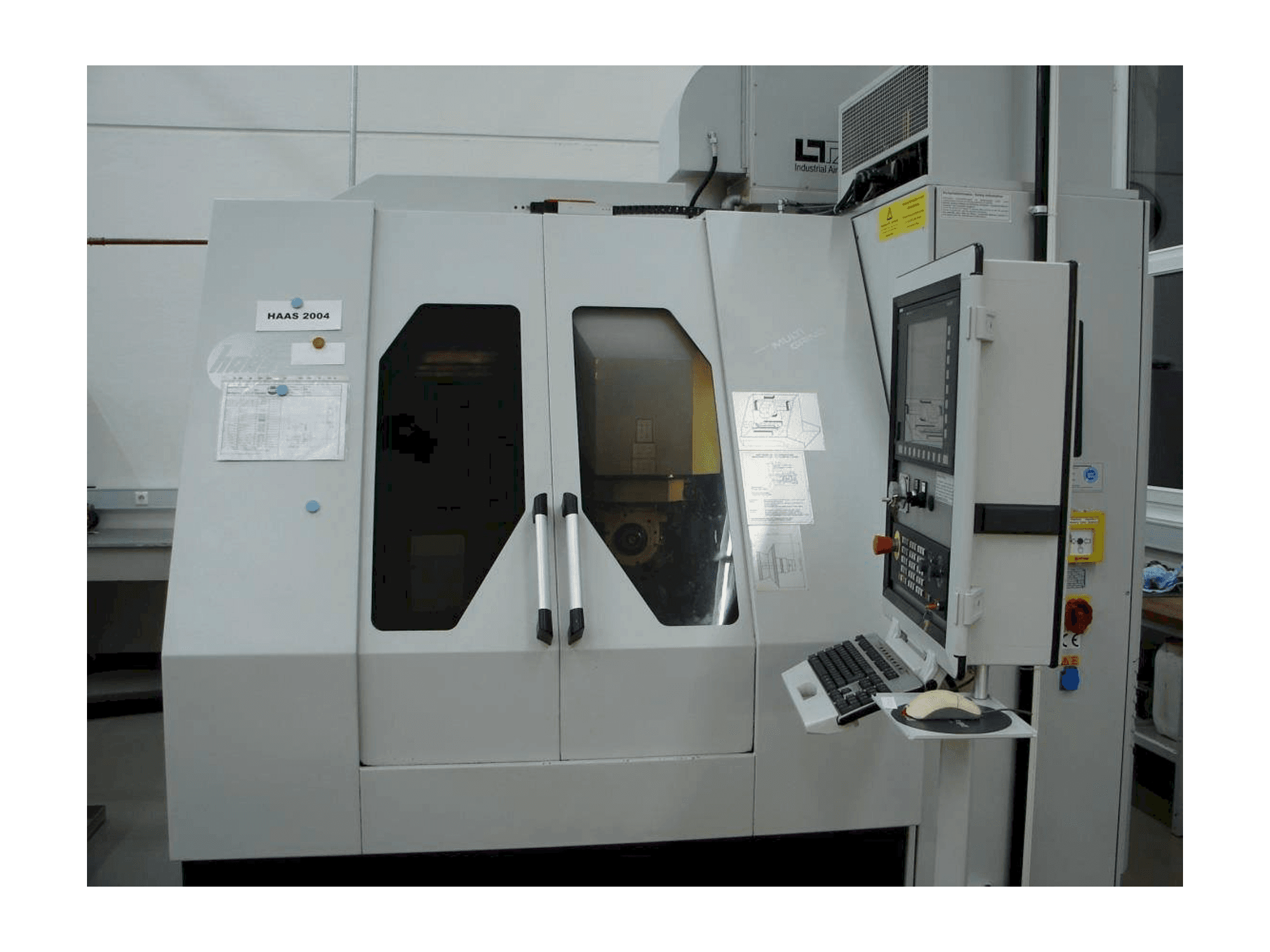 Makine HAAS Multigrind AF - Önden görünüm