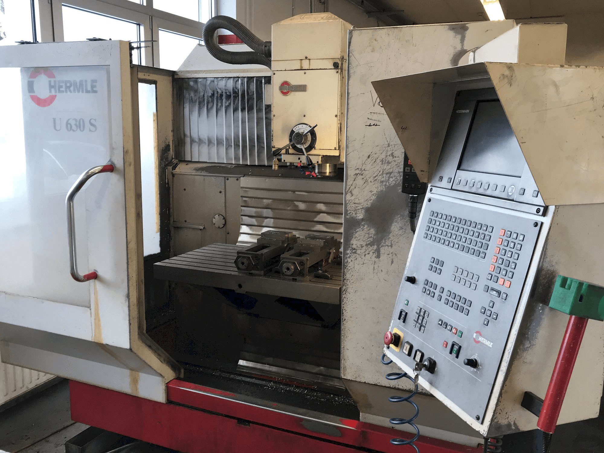 Makine HERMLE U 630 S - Önden görünüm