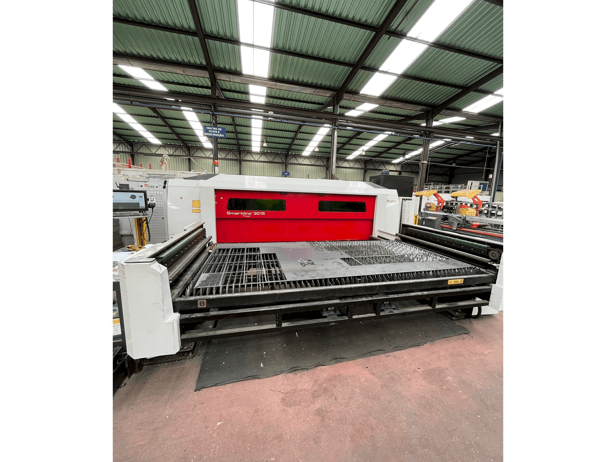 Makine TCI Smartline Fiber 3015 3KW - Önden görünüm