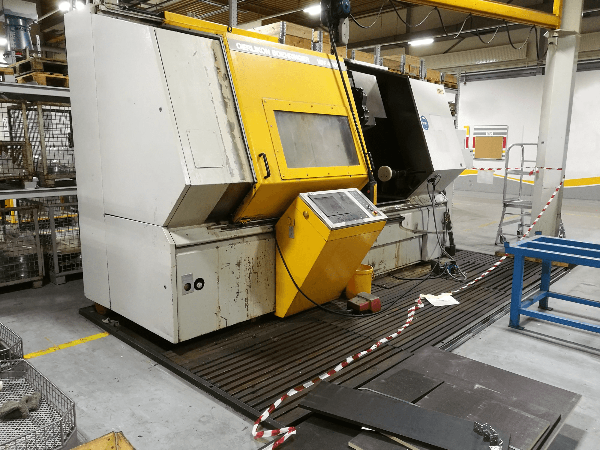 Makine OERLIKON BOEHRINGER - Sol görünüm VDF400C-F