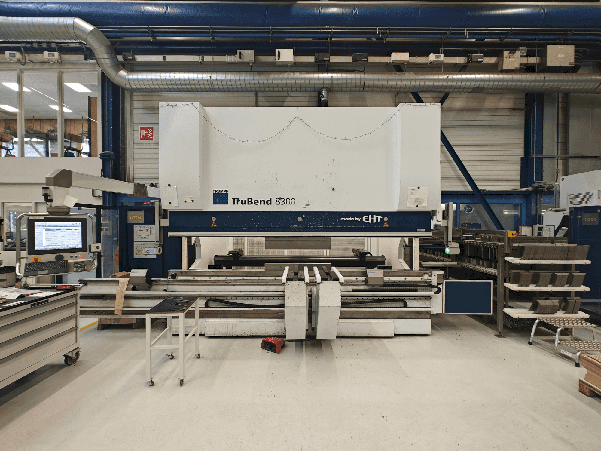 Makine EHT TruBend 8300-40 - Önden görünüm